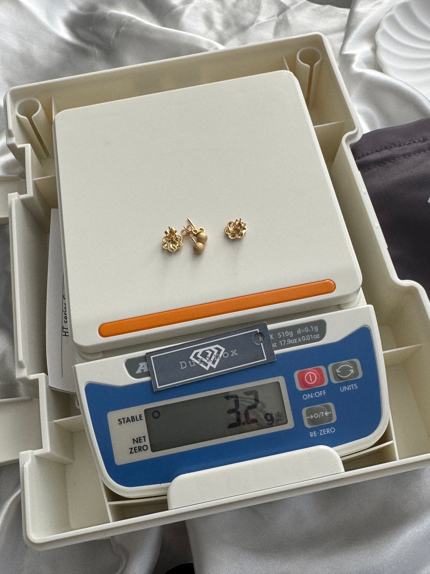 Deger 18 Karat Gold Stud Earrings