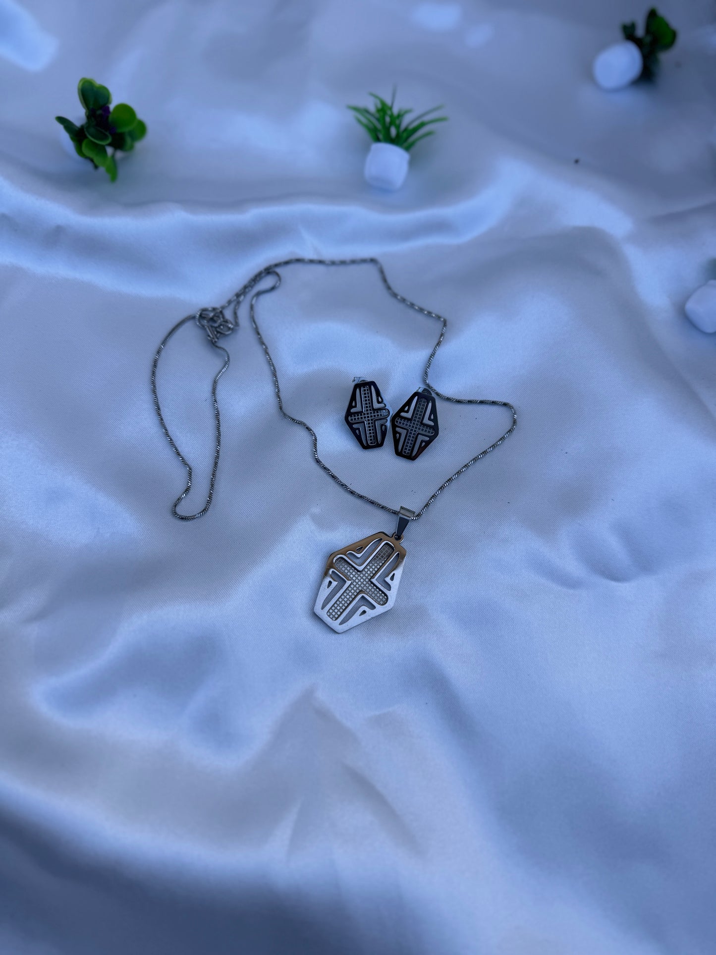 Order the Dissa Super Double Electroplated Stainless Steel Silver Jewellery Set