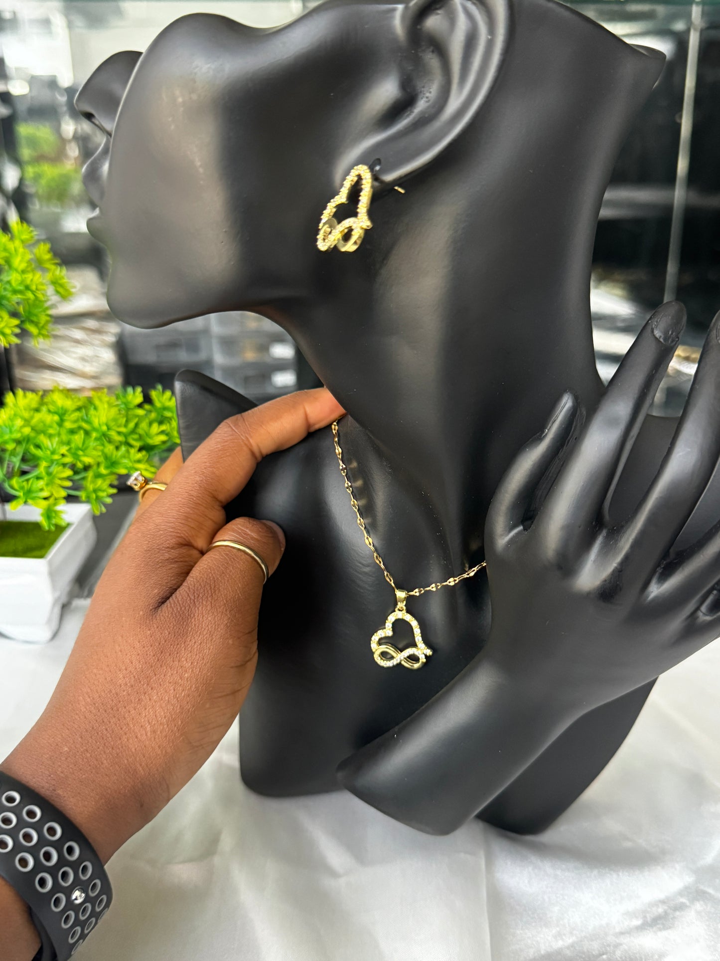 Disna Gold Plated Non Tarnish Hypoallergenic Stainless Steel Earrings & Necklace Jewellery Set 16+2” Chain Length