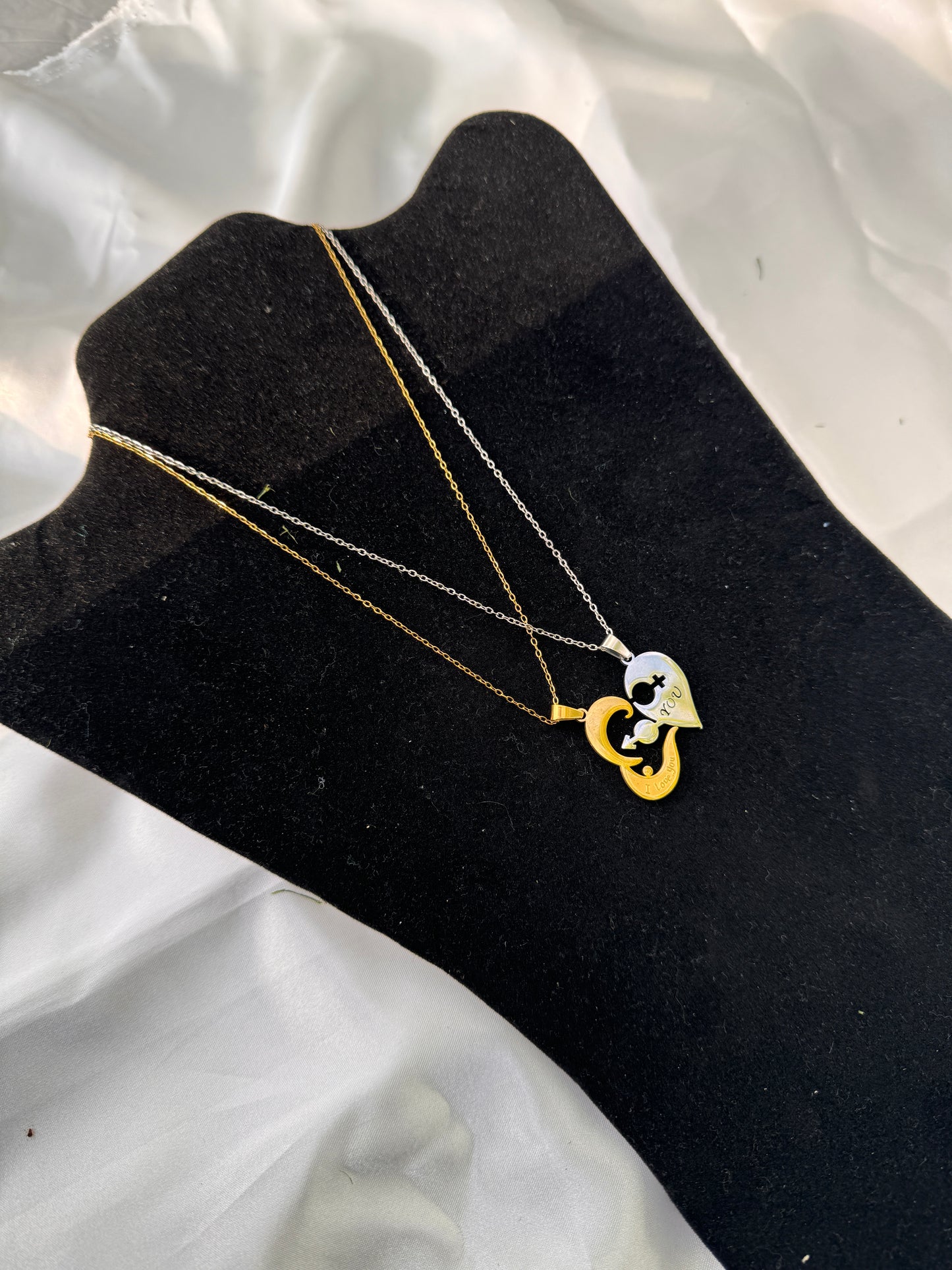 Order Dica Love Necklace