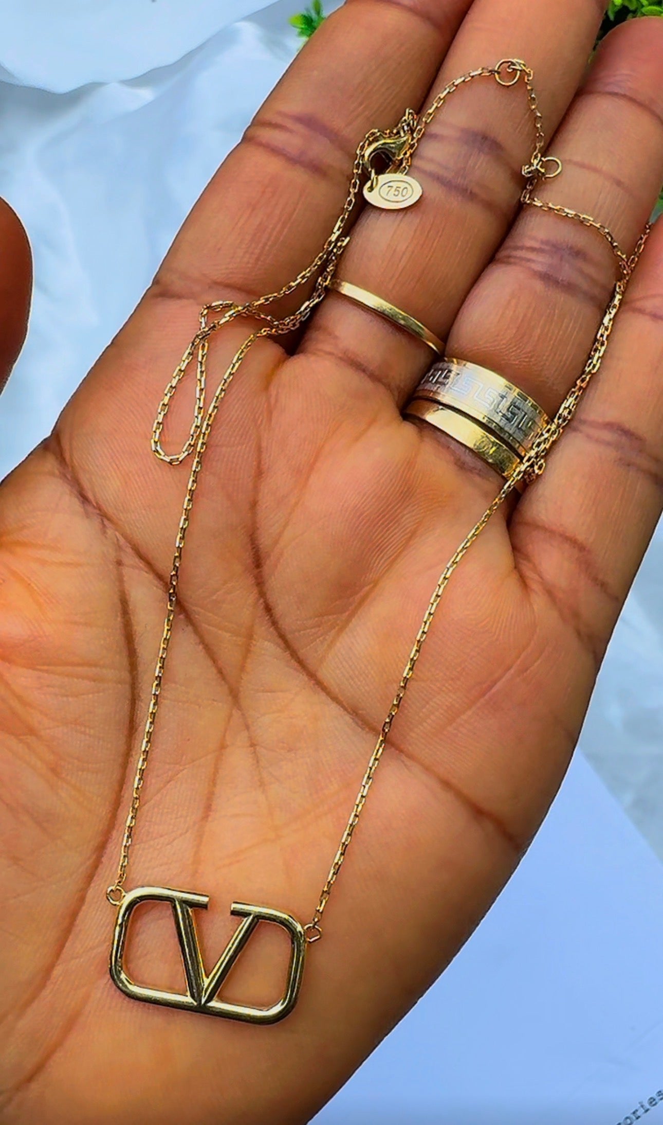 18K Solid Gold V Instant Chain Necklace For Women | 3.6g | 20 Inches (18” + 2”)