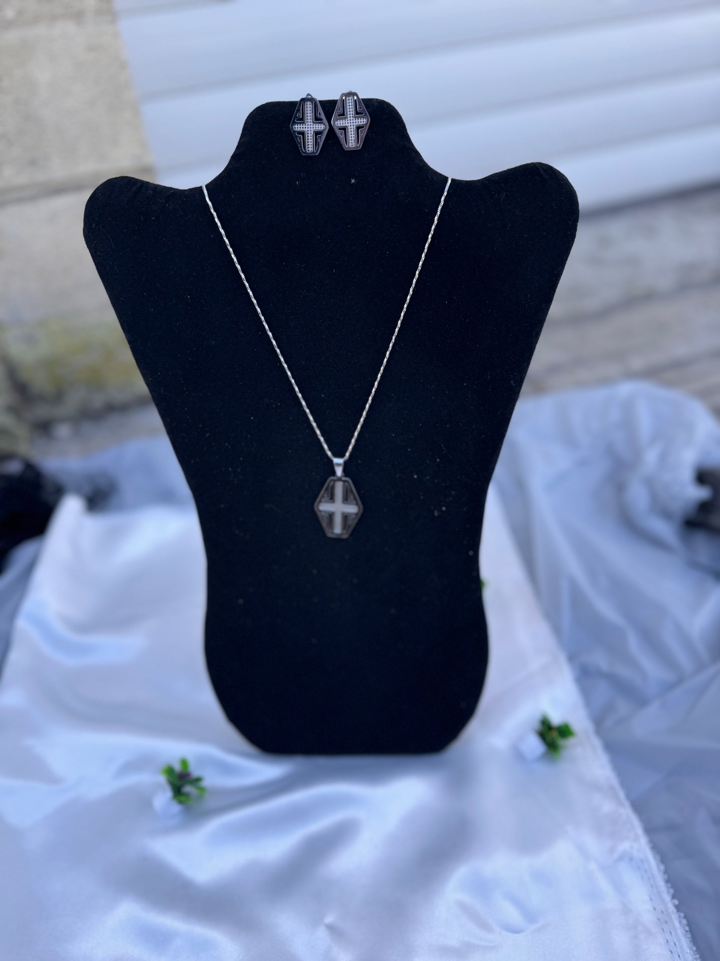 Order the Dissa Super Double Electroplated Stainless Steel Silver Jewellery Set