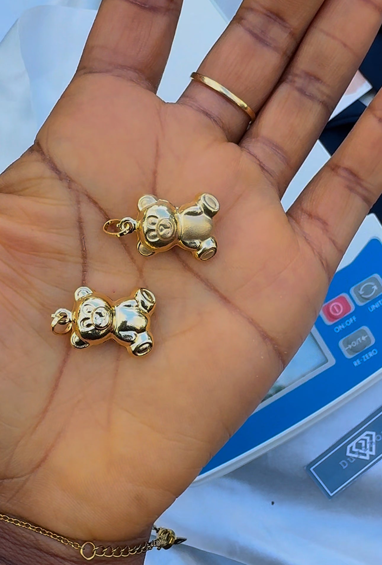 Degaans 18 Karat Pure Gold Teddy Pendant