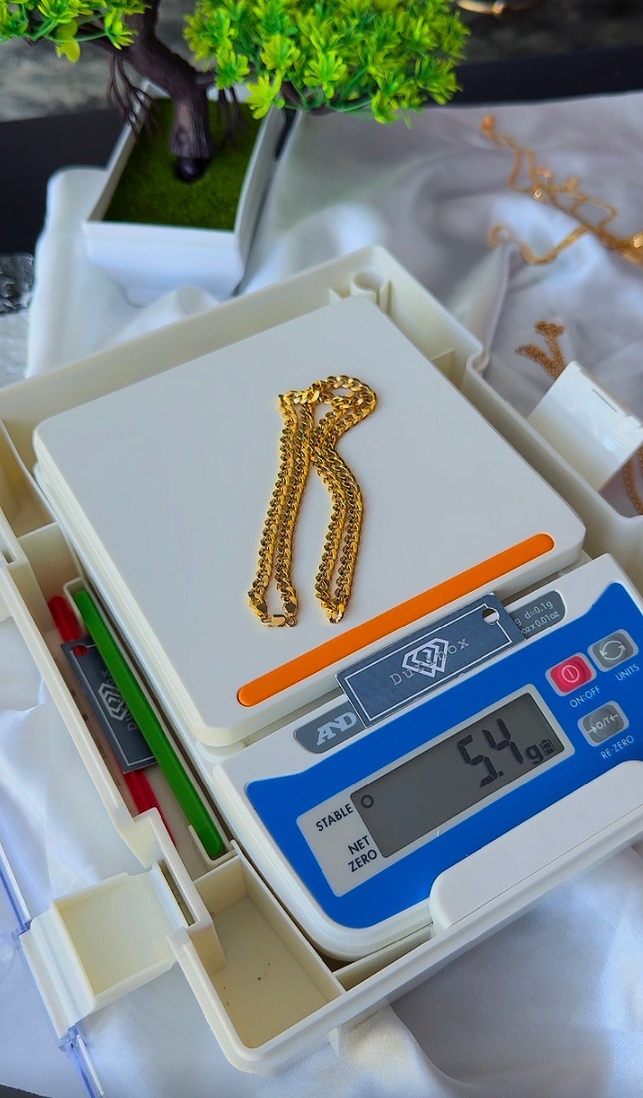 18 Karat Gold Cuban Chain Necklace 18 Inches 5.4g