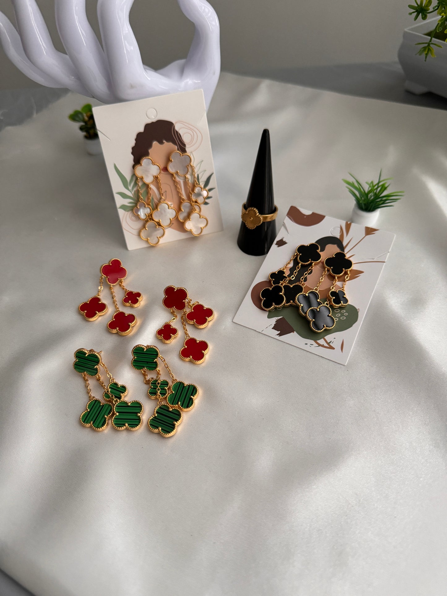 Dera Lightweight Colourful Clover Earrings