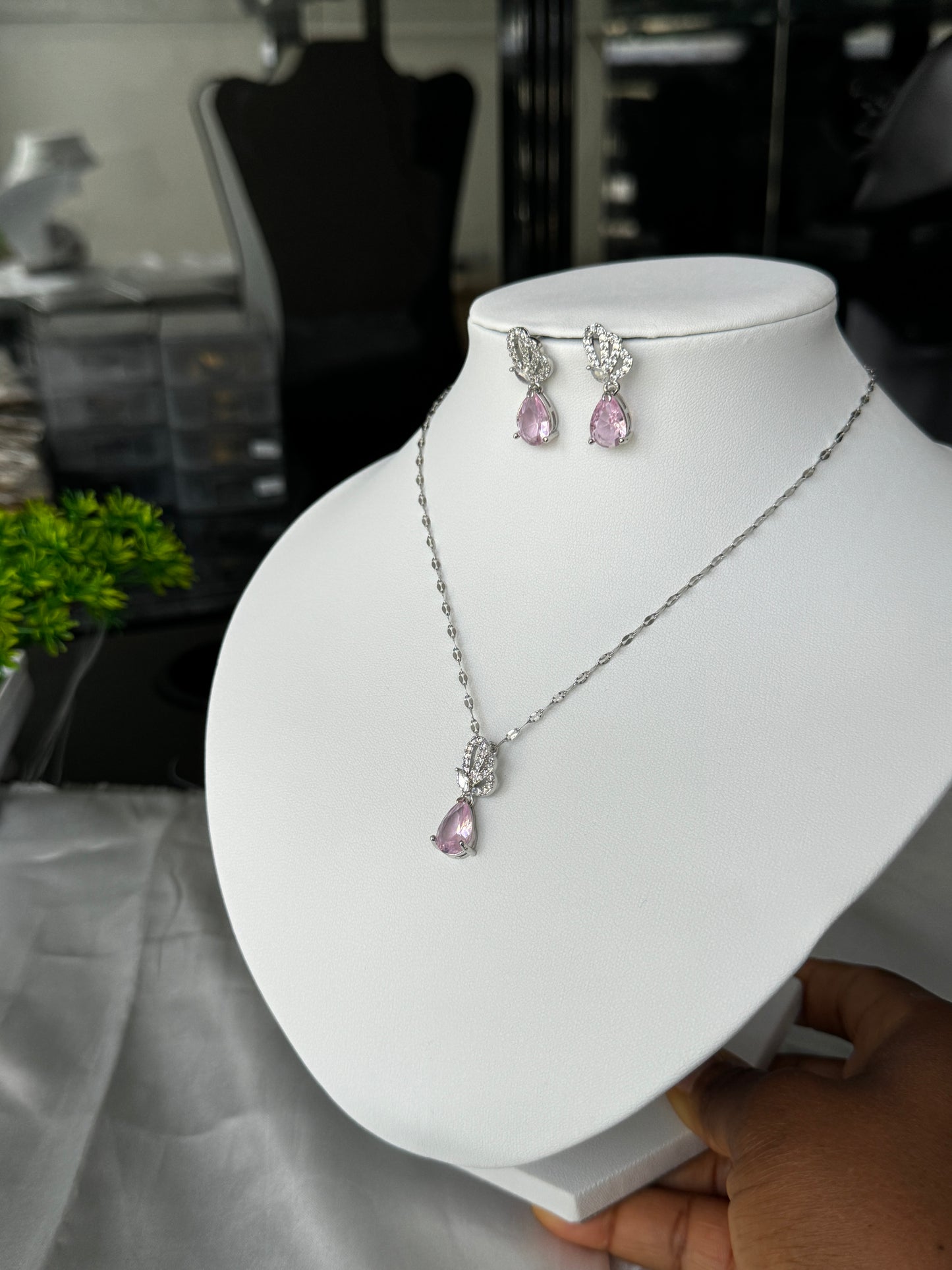 Disna Gold Plated Non Tarnish Hypoallergenic Stainless Steel Earrings & Necklace Jewellery Set 16+2” Chain Length