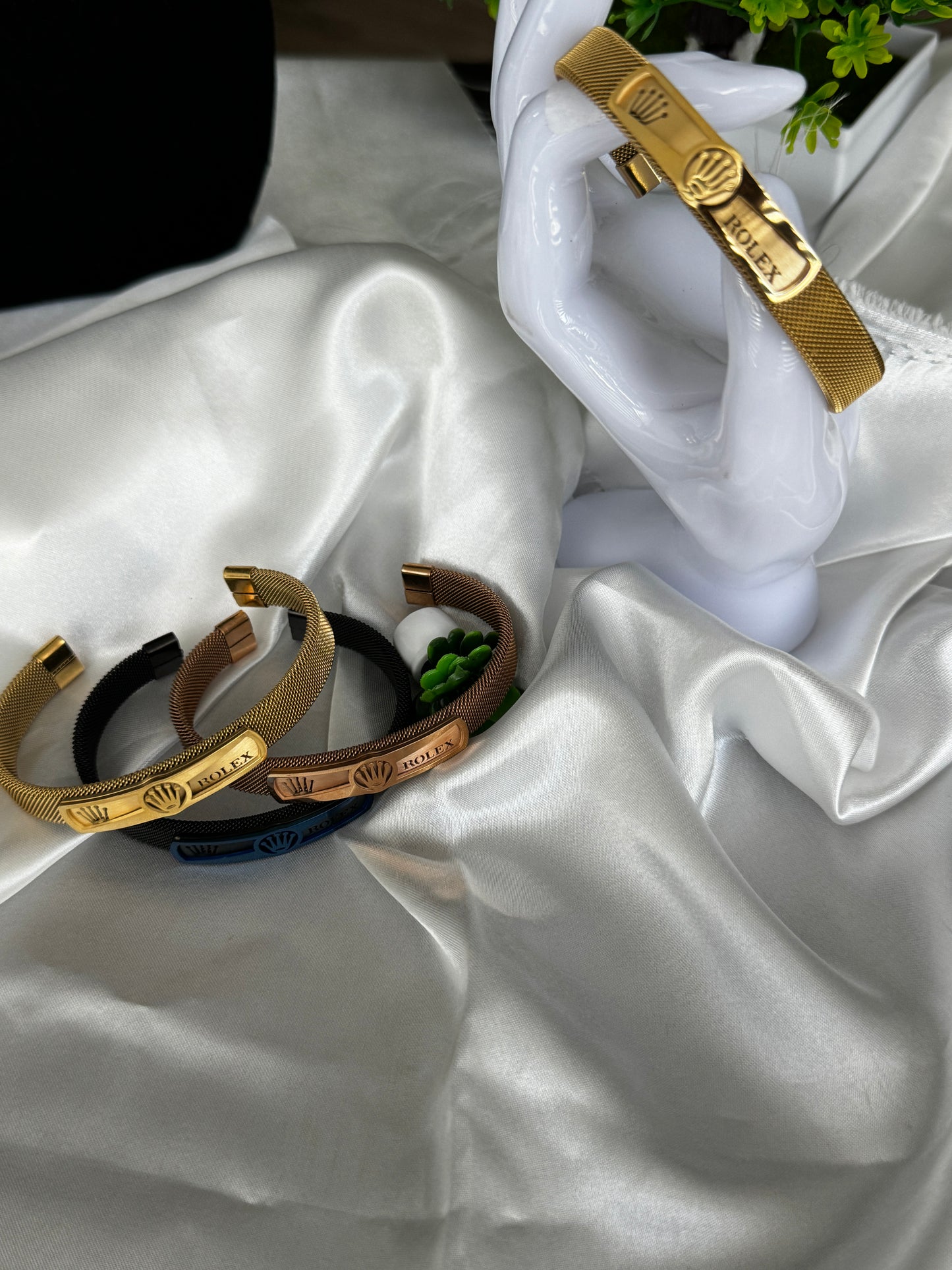 Order the Dobban Jewellery