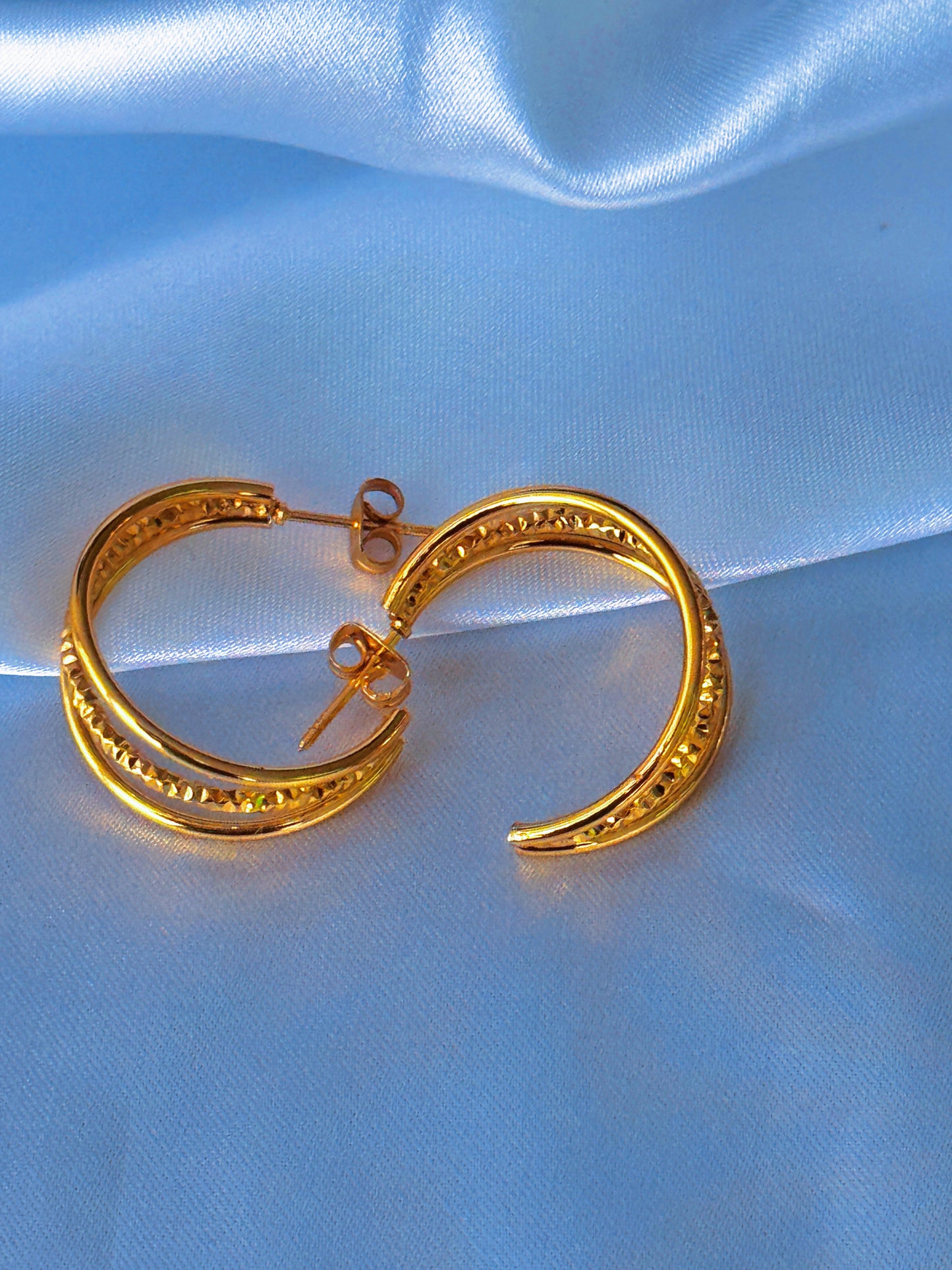 Dema 18K Gold Plated Stainless Steel Hoops For Women and Teenagers