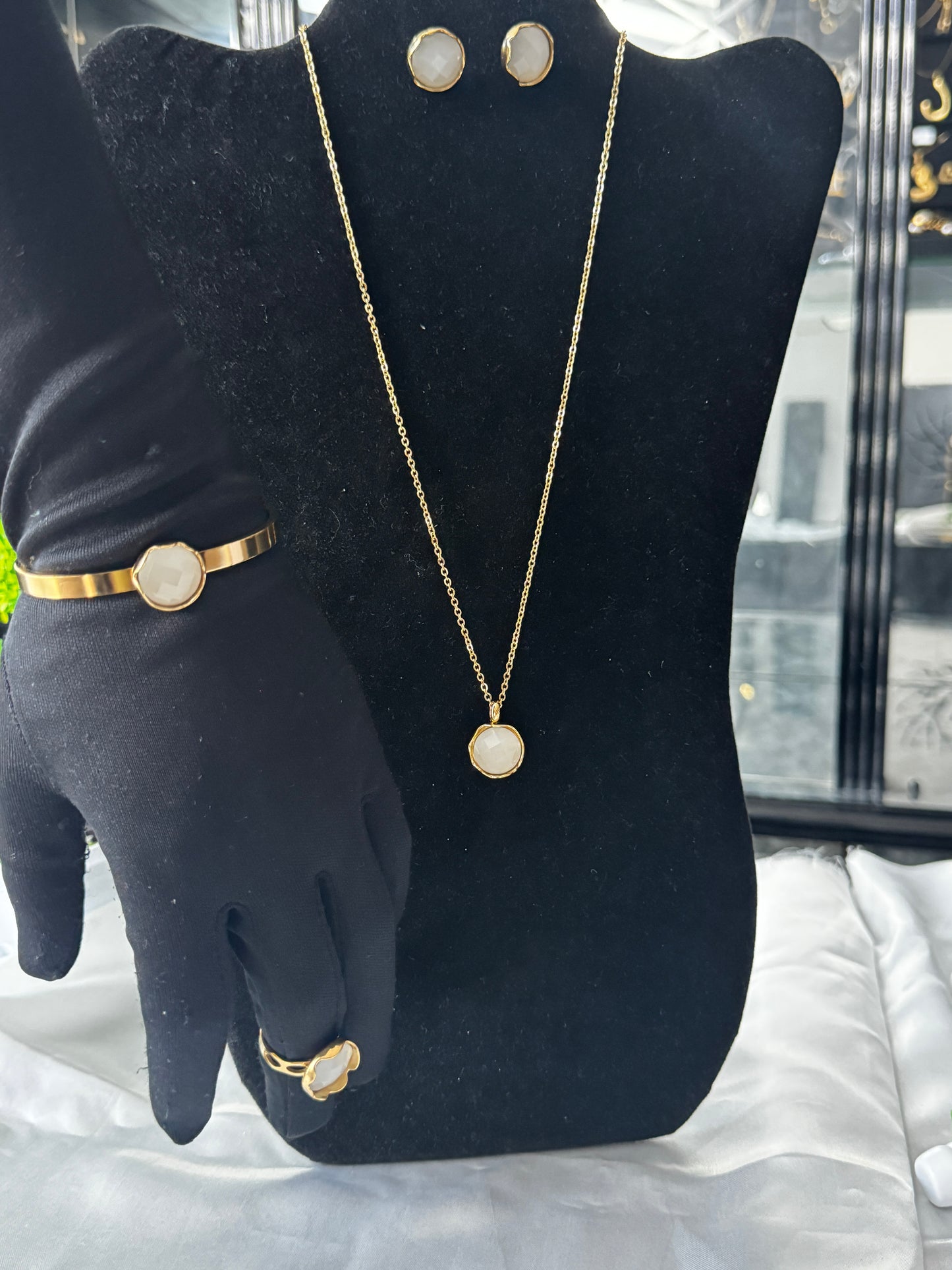 Stainless steel jewellery set for women