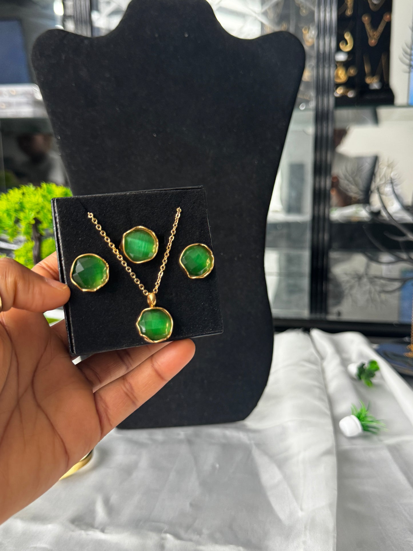 Jewellery gifts for her UK