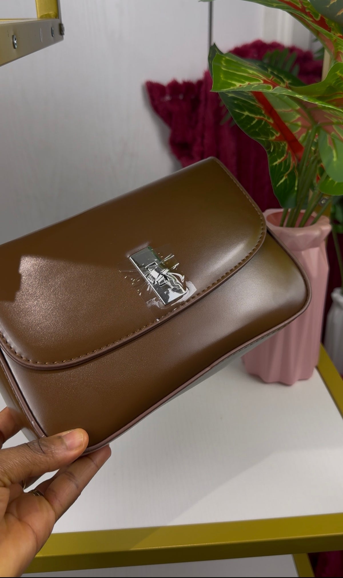 Minimalist Classic Smooth Faux Leather Crossbody Bag | LARYZ Everyday 013