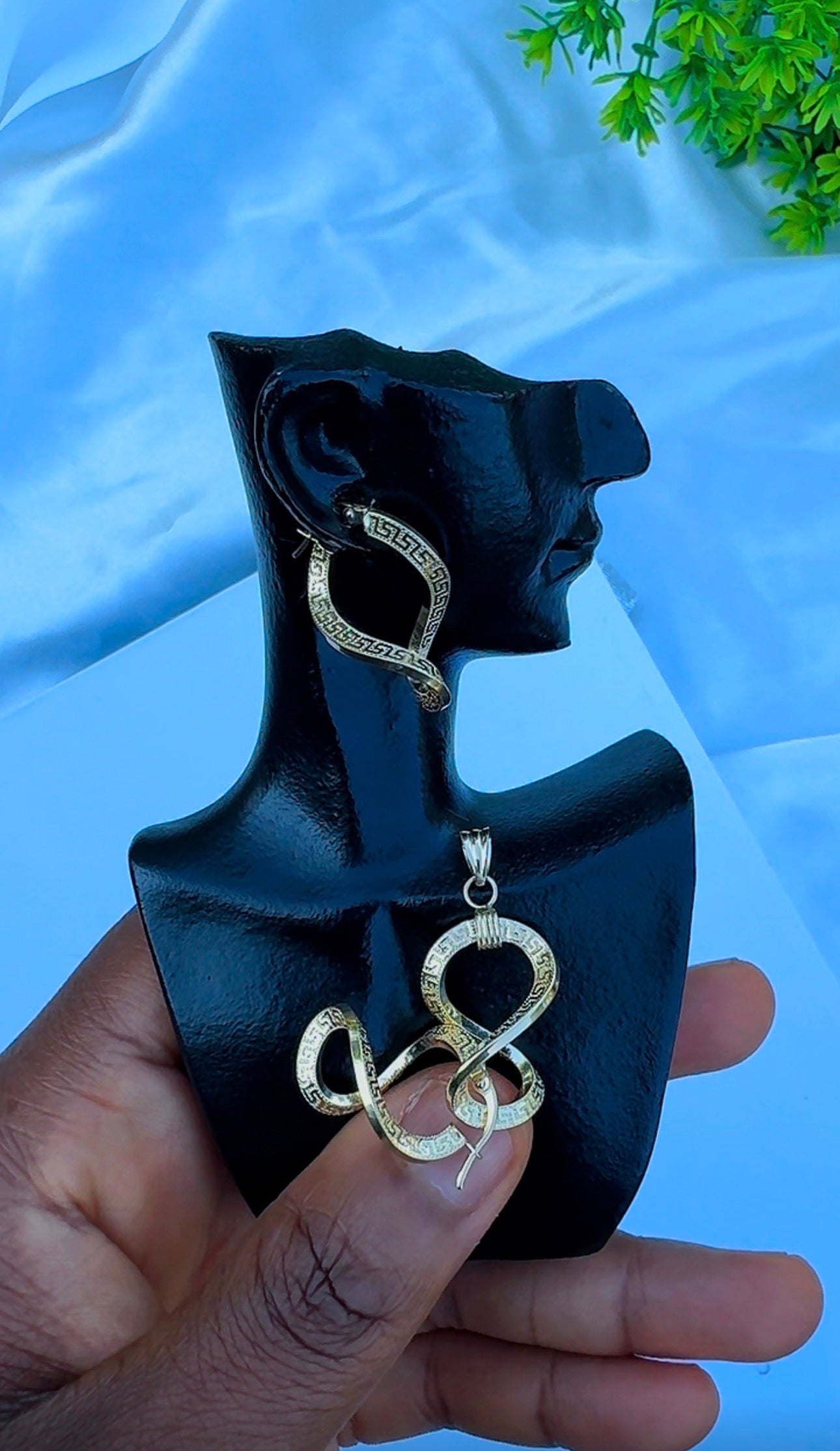 18K Solid Gold Twist 8 Earrings & Pendant Jewellery Set | 2.5g