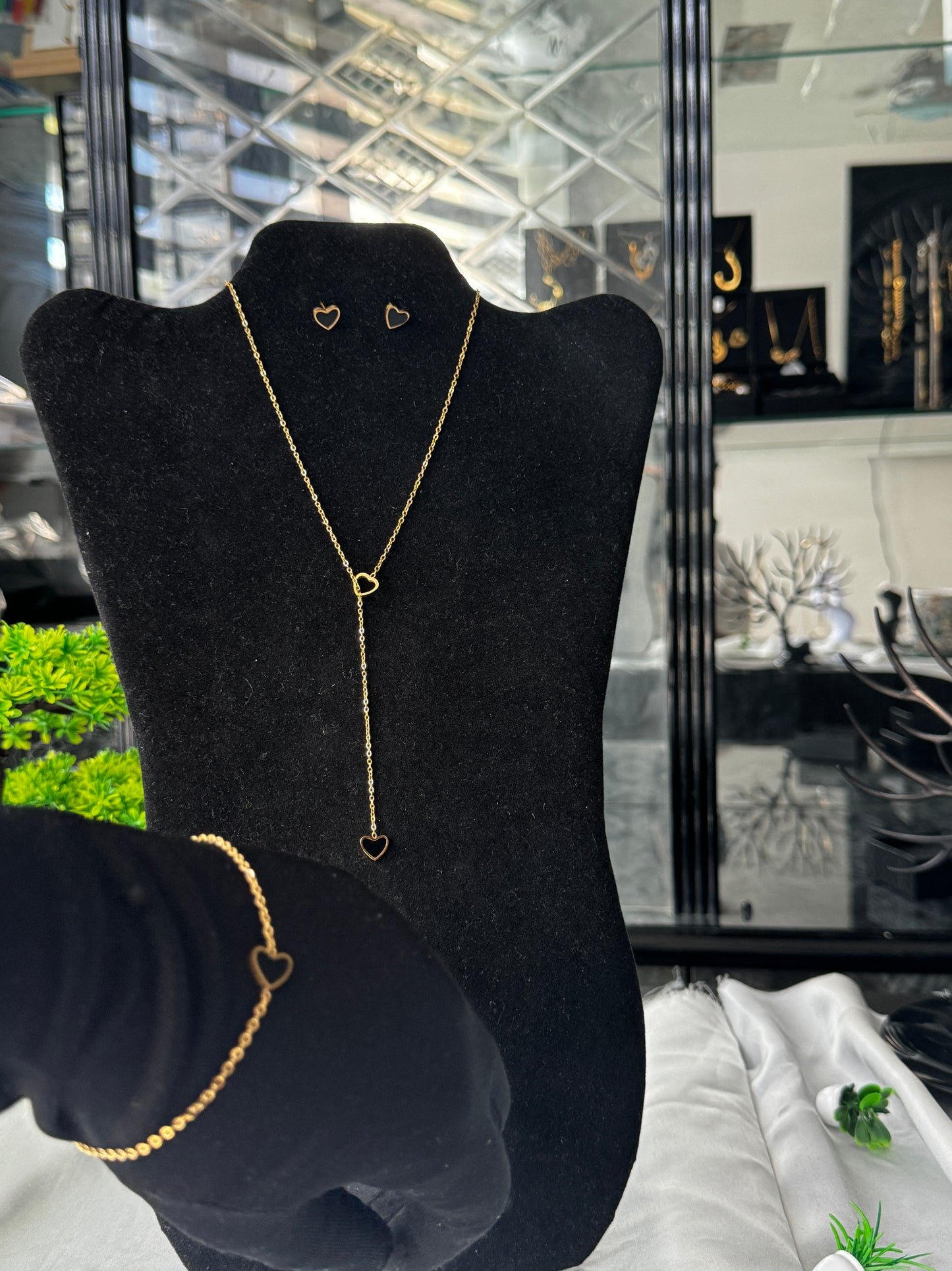 Custom jewellery set