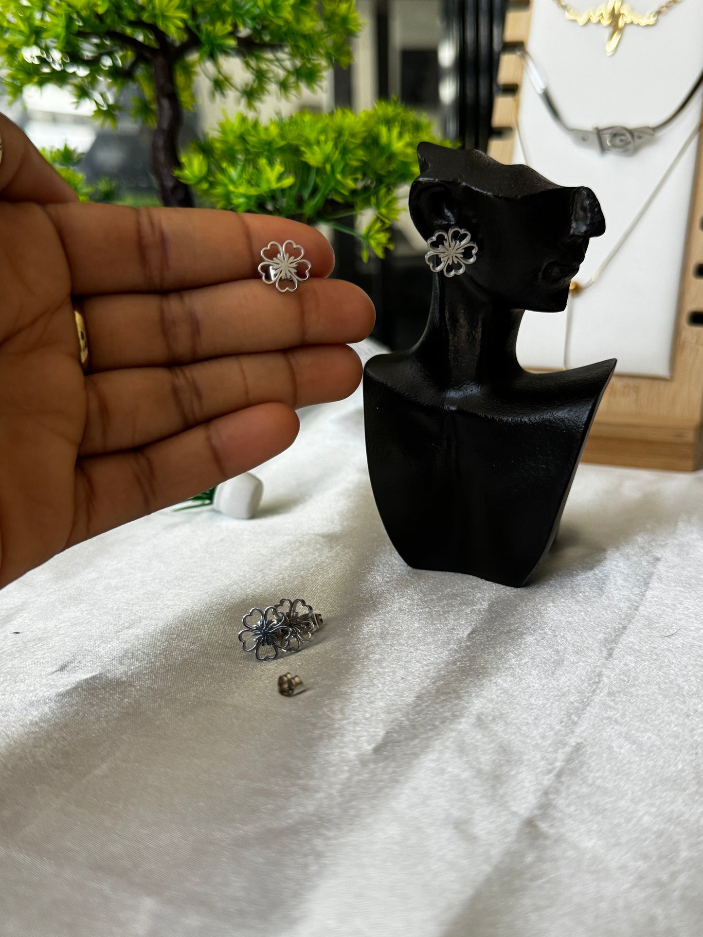 Order Dela Earrings