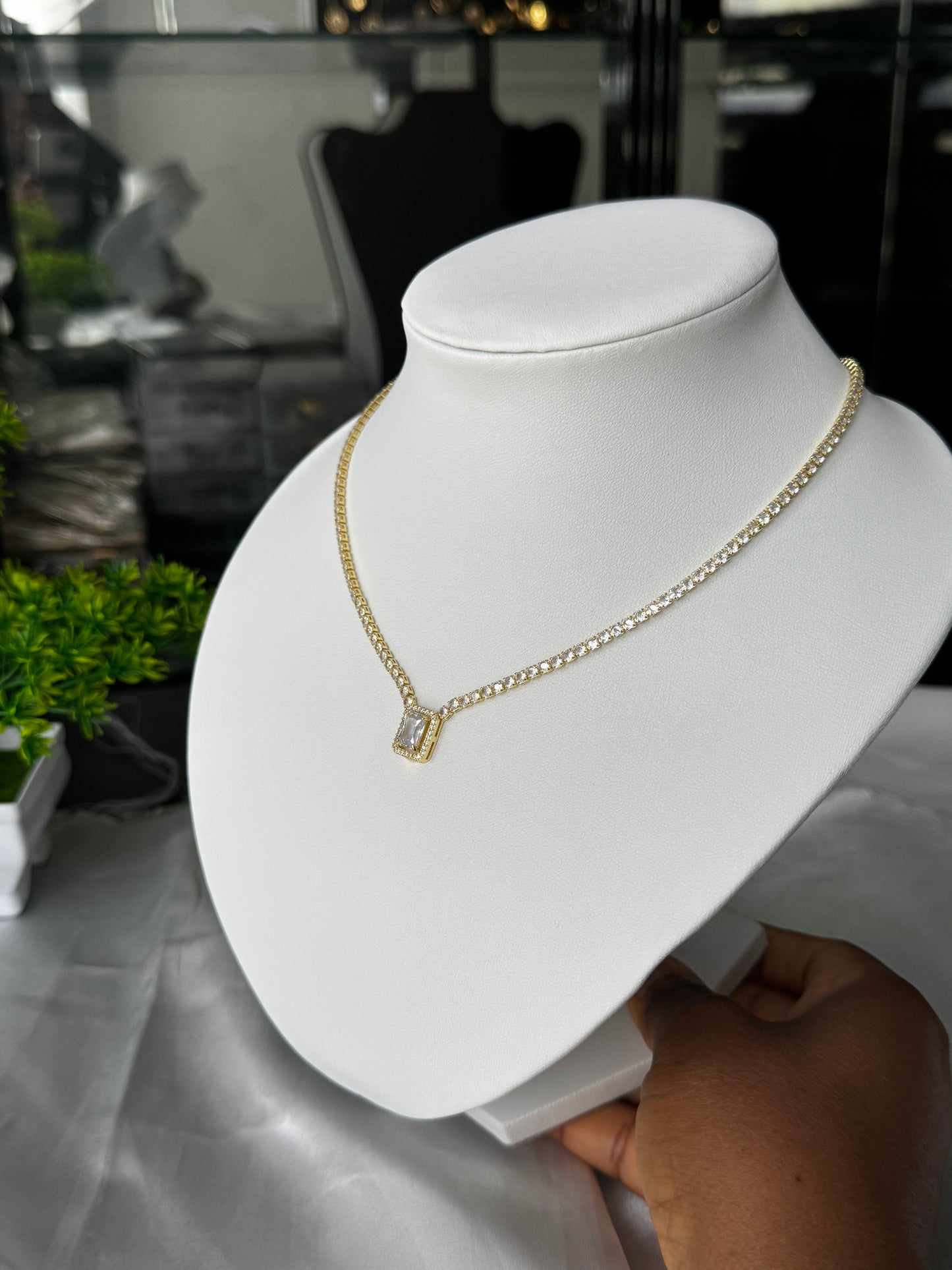 Diten1 Crystal Studded Elegant Chain Necklace