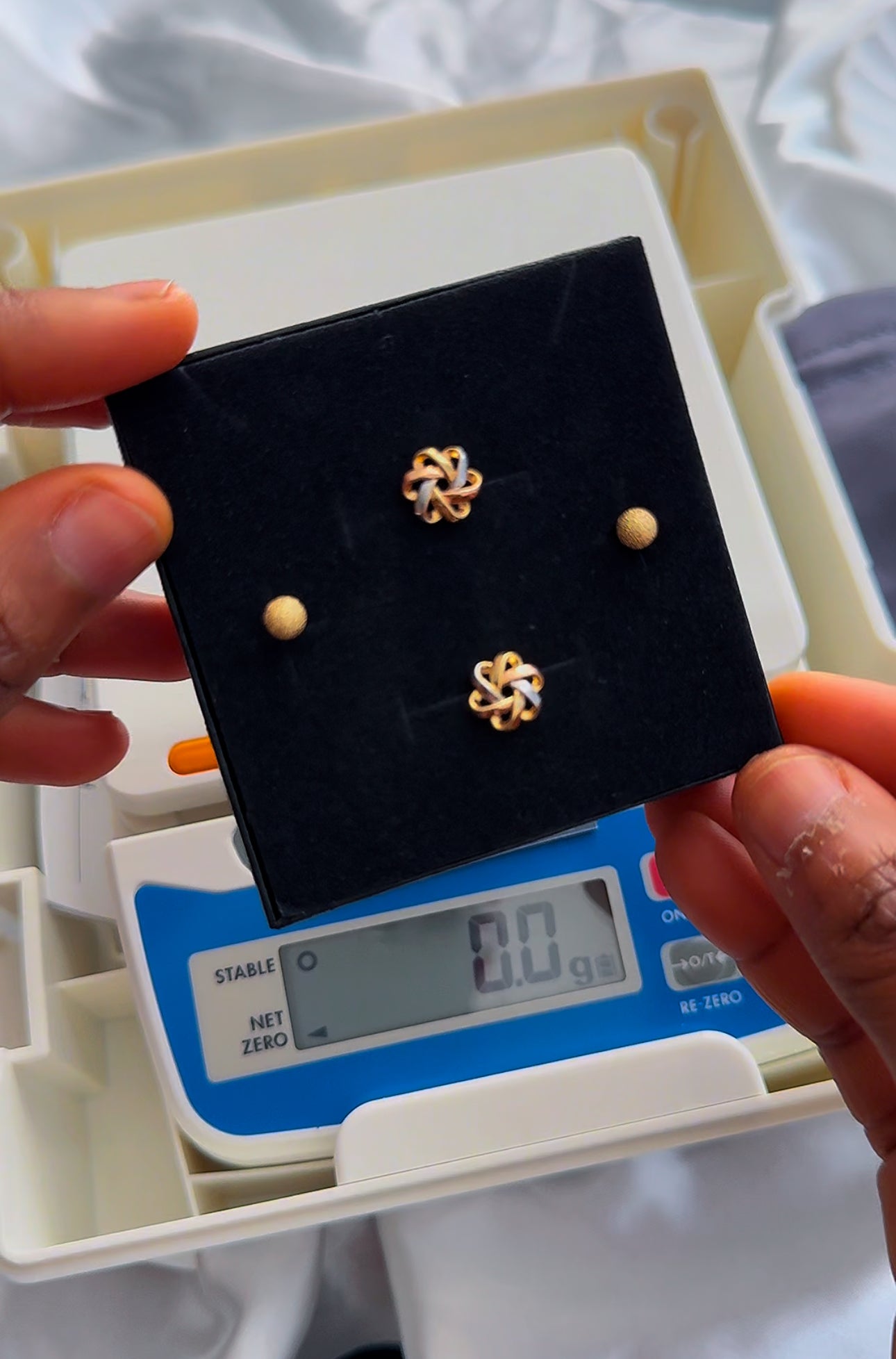 Deger 18 Karat Gold Stud Earrings