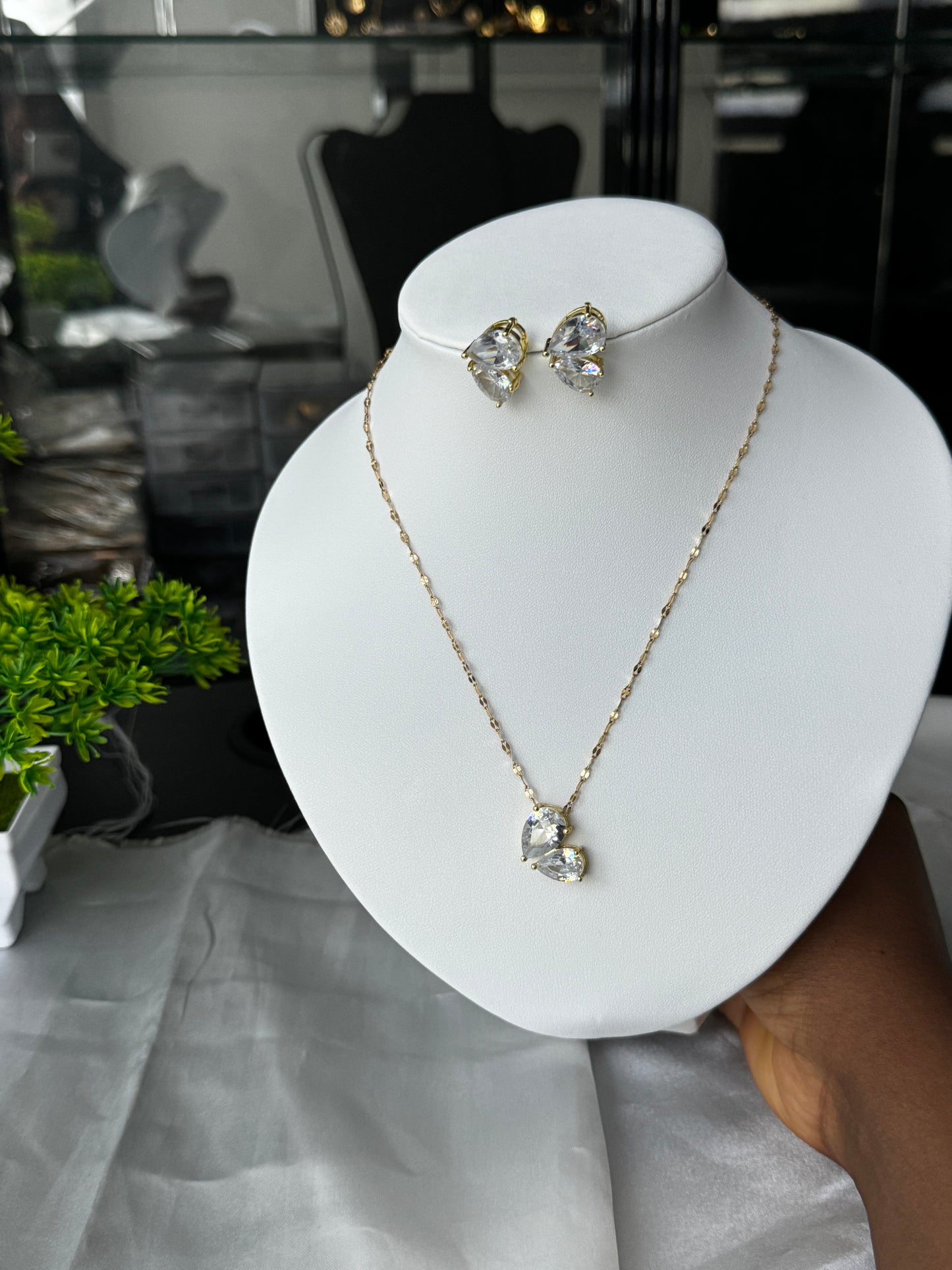 Disna Gold Plated Non Tarnish Hypoallergenic Stainless Steel Earrings & Necklace Jewellery Set 16+2” Chain Length