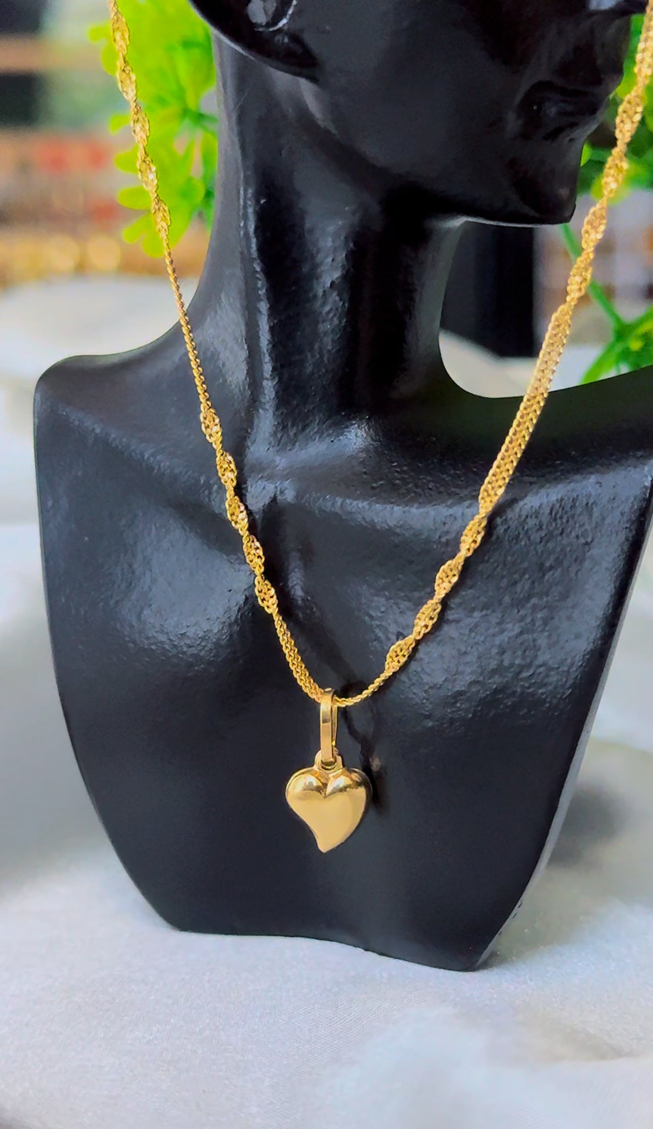 Degaq 18Karat Pure Gold Chain Pendant