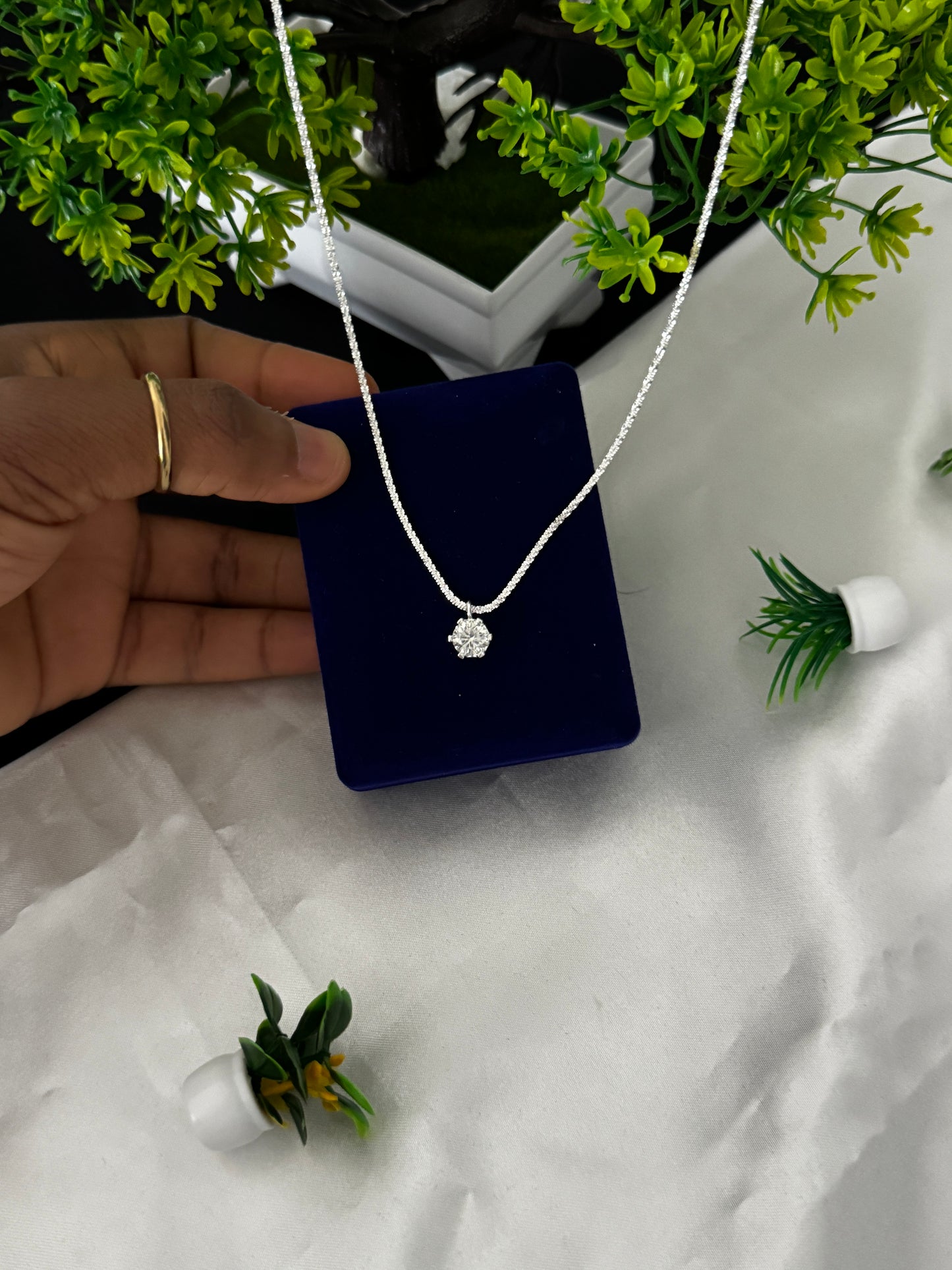 Dilux2 Round Moissanite 925 Sterling Silver Hypoallergenic Chain Necklace