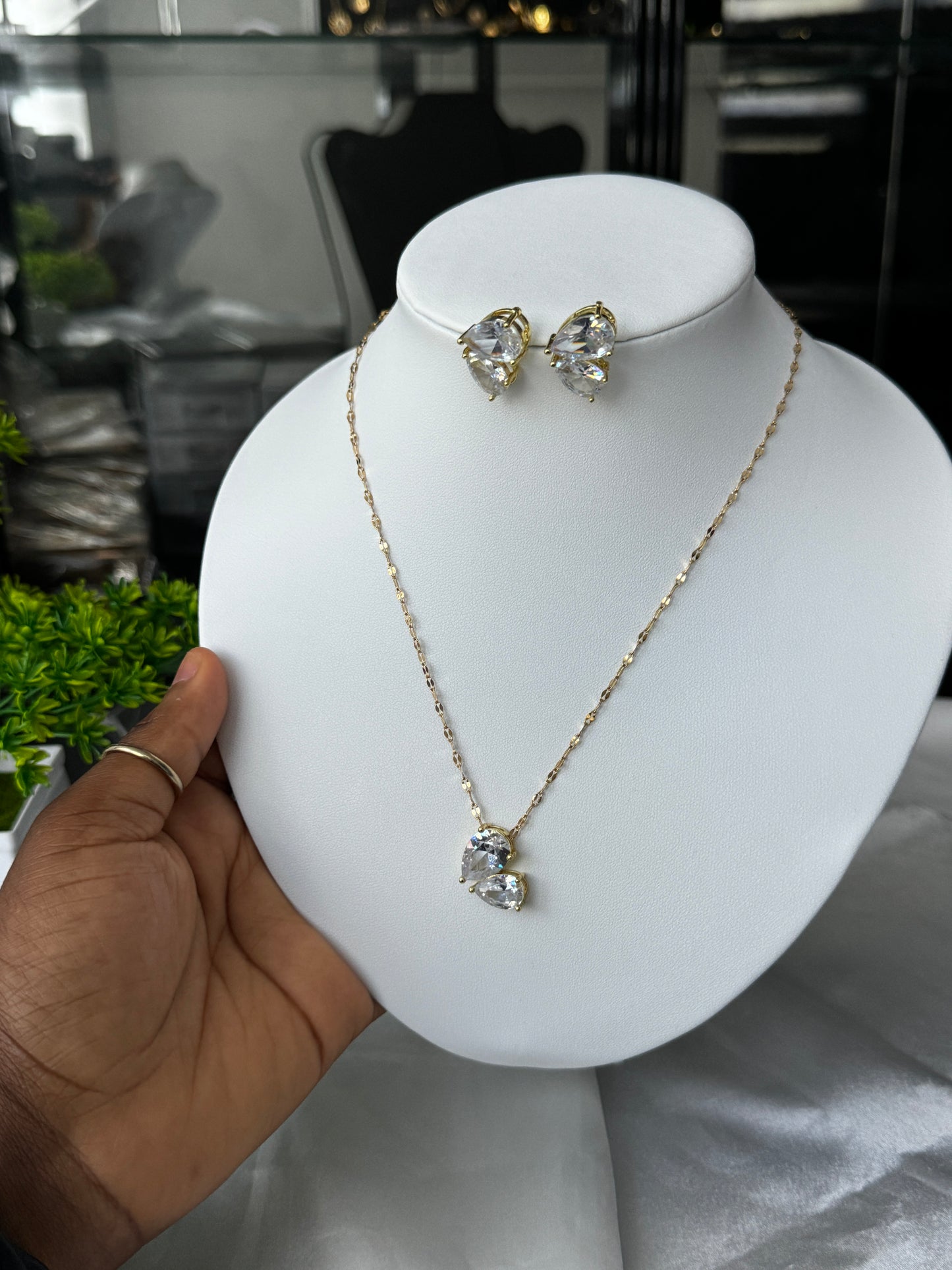 Disna Gold Plated Non Tarnish Hypoallergenic Stainless Steel Earrings & Necklace Jewellery Set 16+2” Chain Length