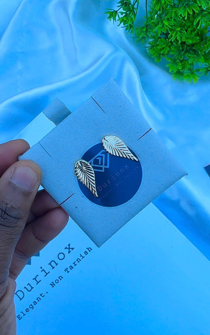 18 Karat Gold Stud Earrings | 2.1g