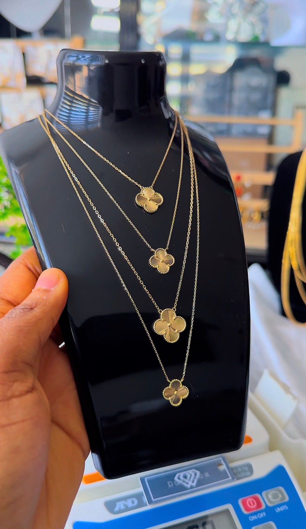 18K Solid Gold Single Motif Clover Chain Necklace 2.9g & 4.4g | 10mm & 12mm