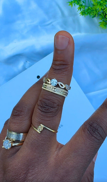 18K Solid Gold Textured Classic Unisex Wedding Band (1.7 Grams)