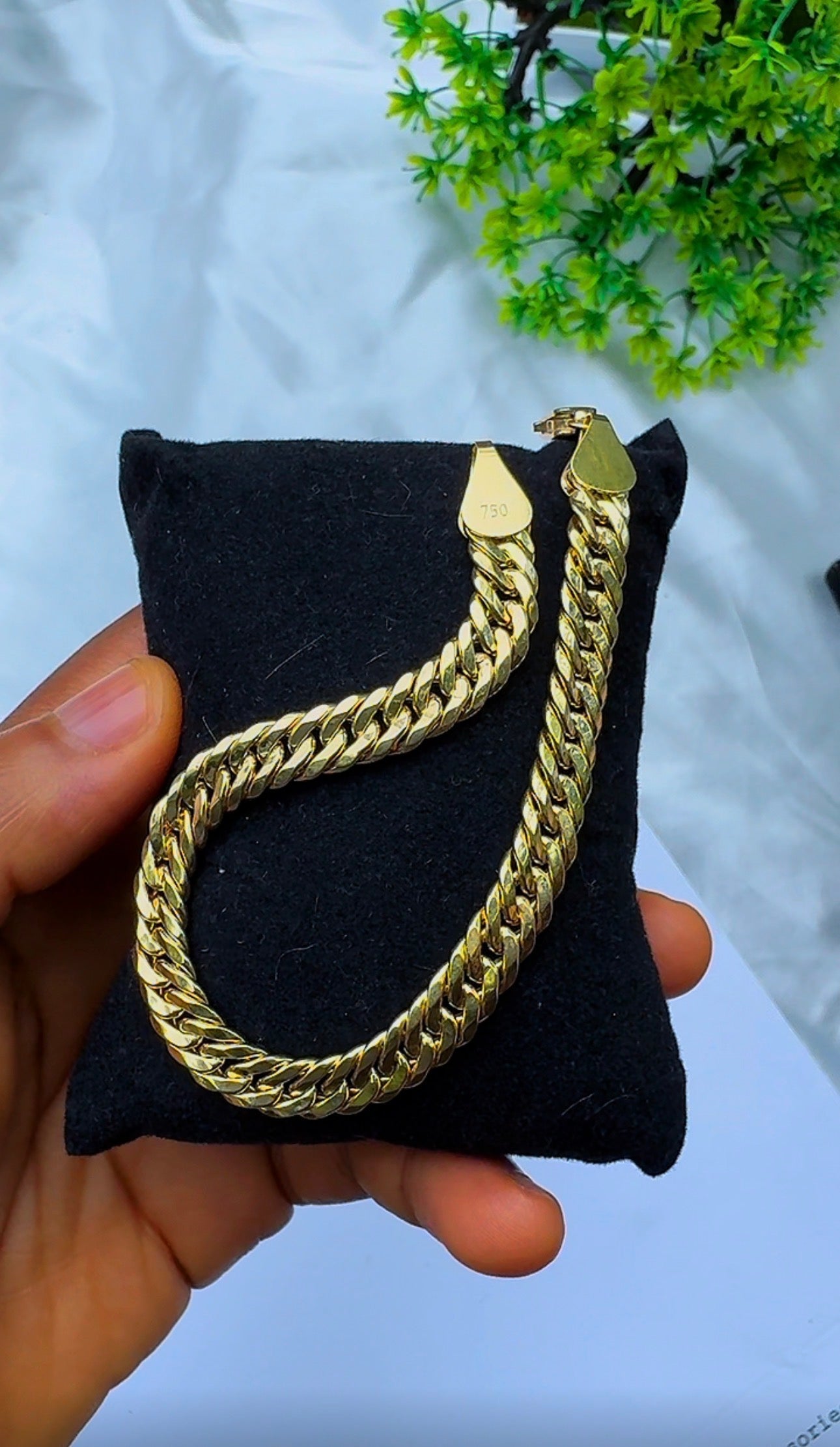 18K Solid Gold Cuban Bracelet – 8 Inches - 5.7g