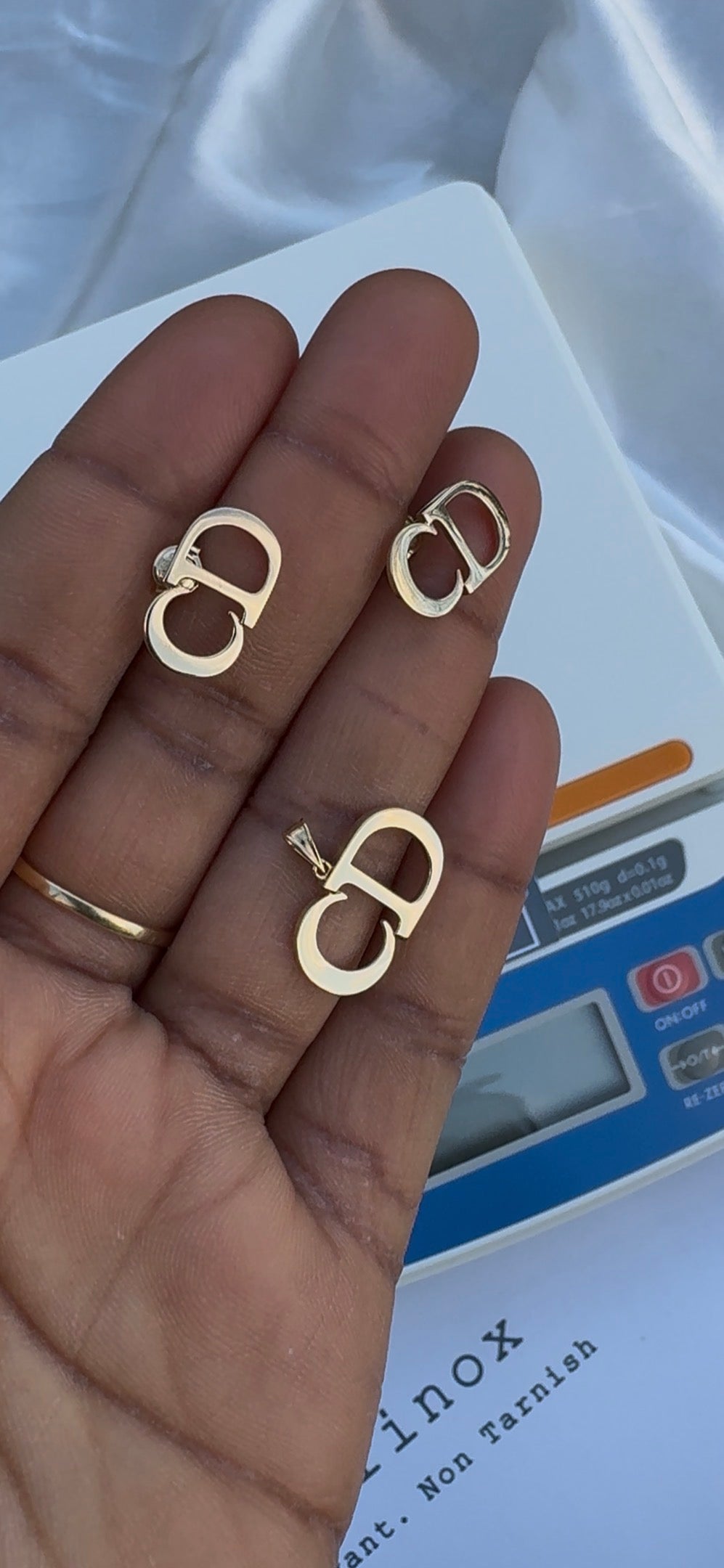 Deegah 18K Pure Gold Earrings & Pendant Jewellery Set