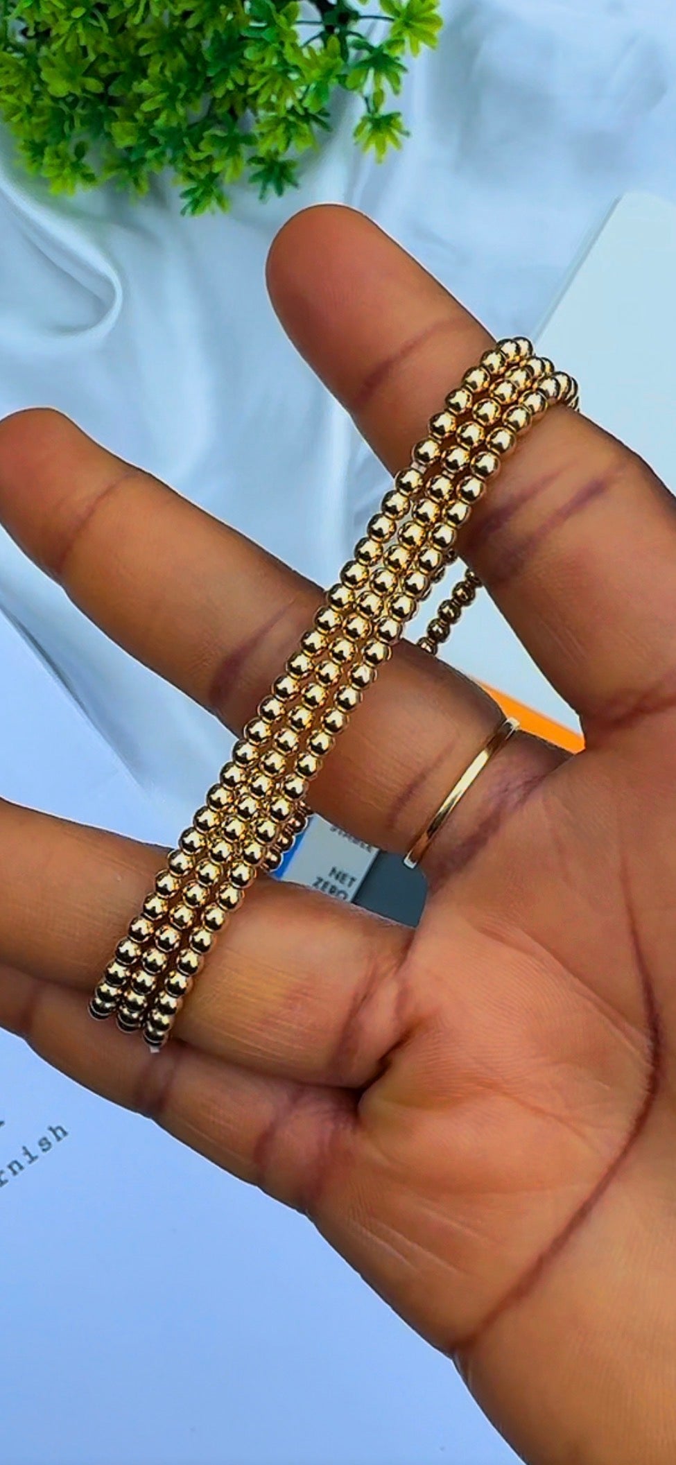 Degaxs 18K Solid Gold Stretchable Bangle (Shiny)