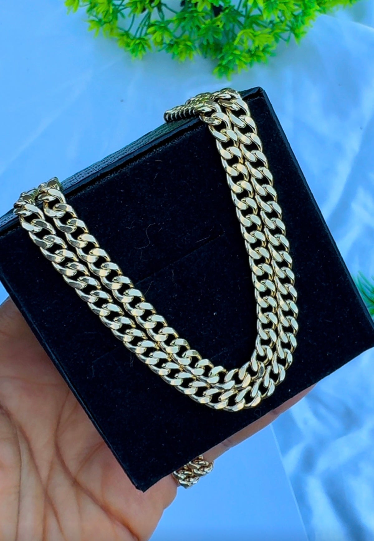 18K Solid Gold Cuban Chain Necklace Unisex | 20 & 22 Inches | 6.2 & 7.0g