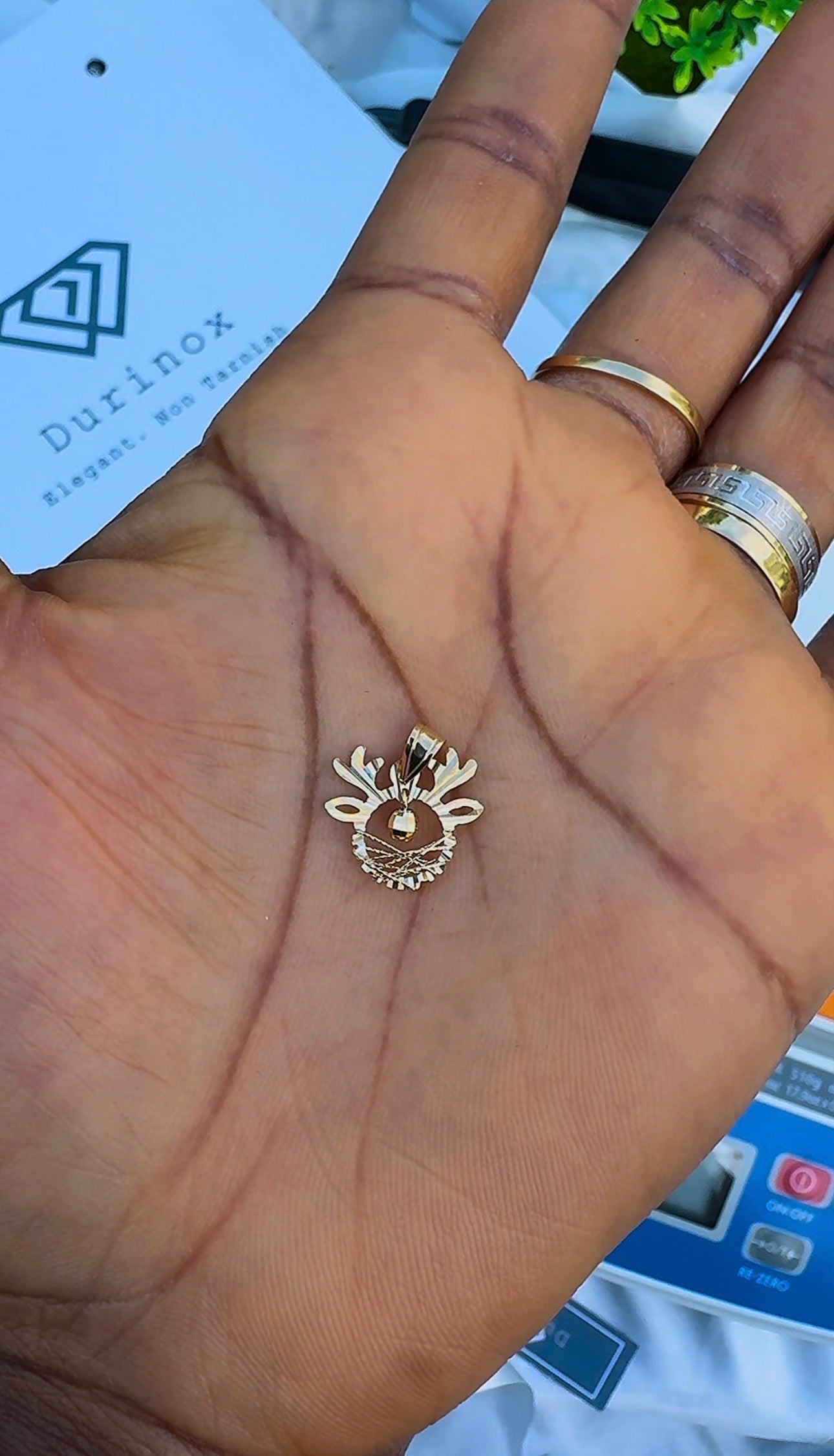 Degaak 18Karat Pure Gold Minimalist Pendant