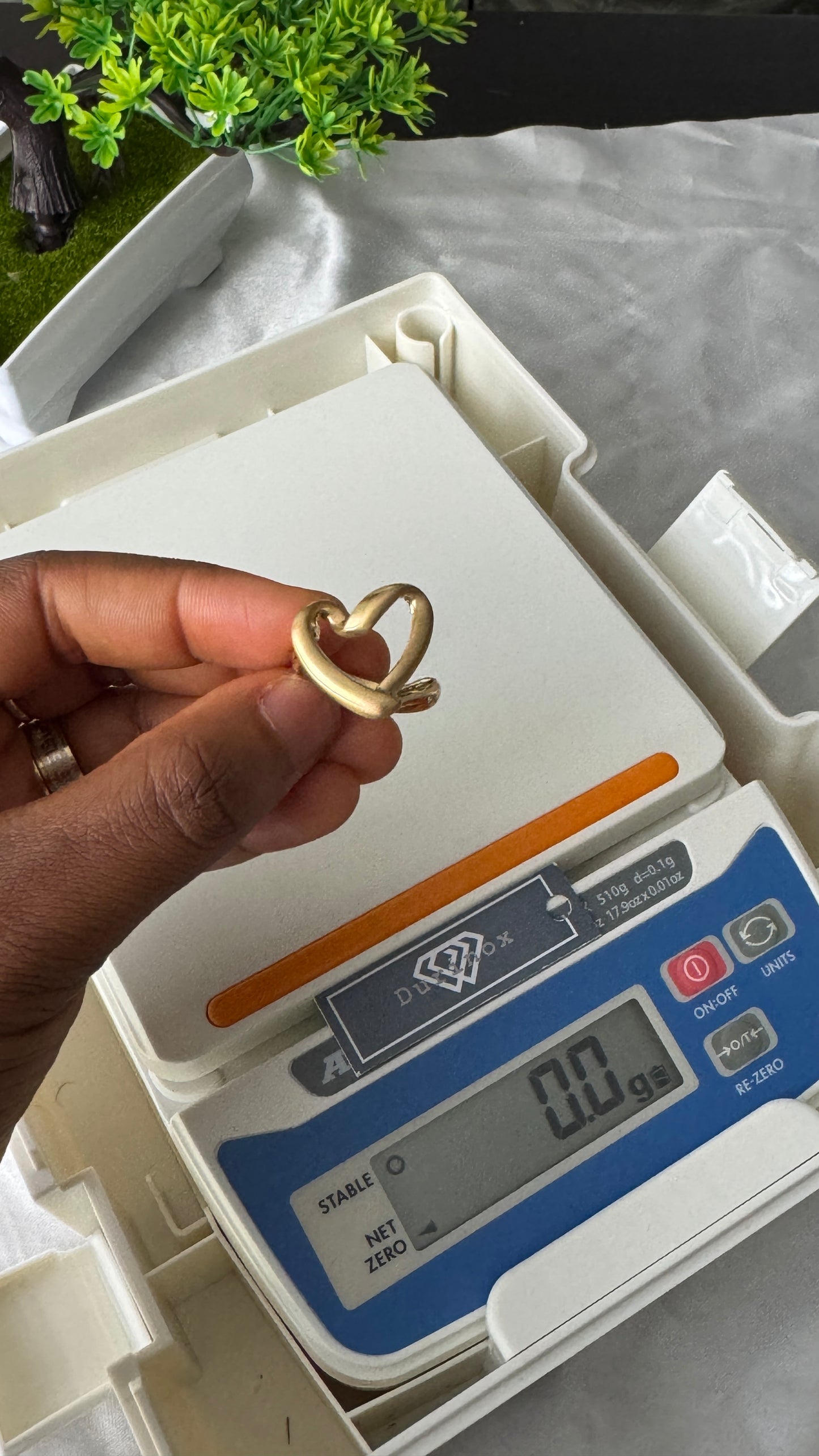 18K Solid Gold Heart Fashion Ring For Women | 0.8g | Sizes 7 & 8 (Extra Extra)