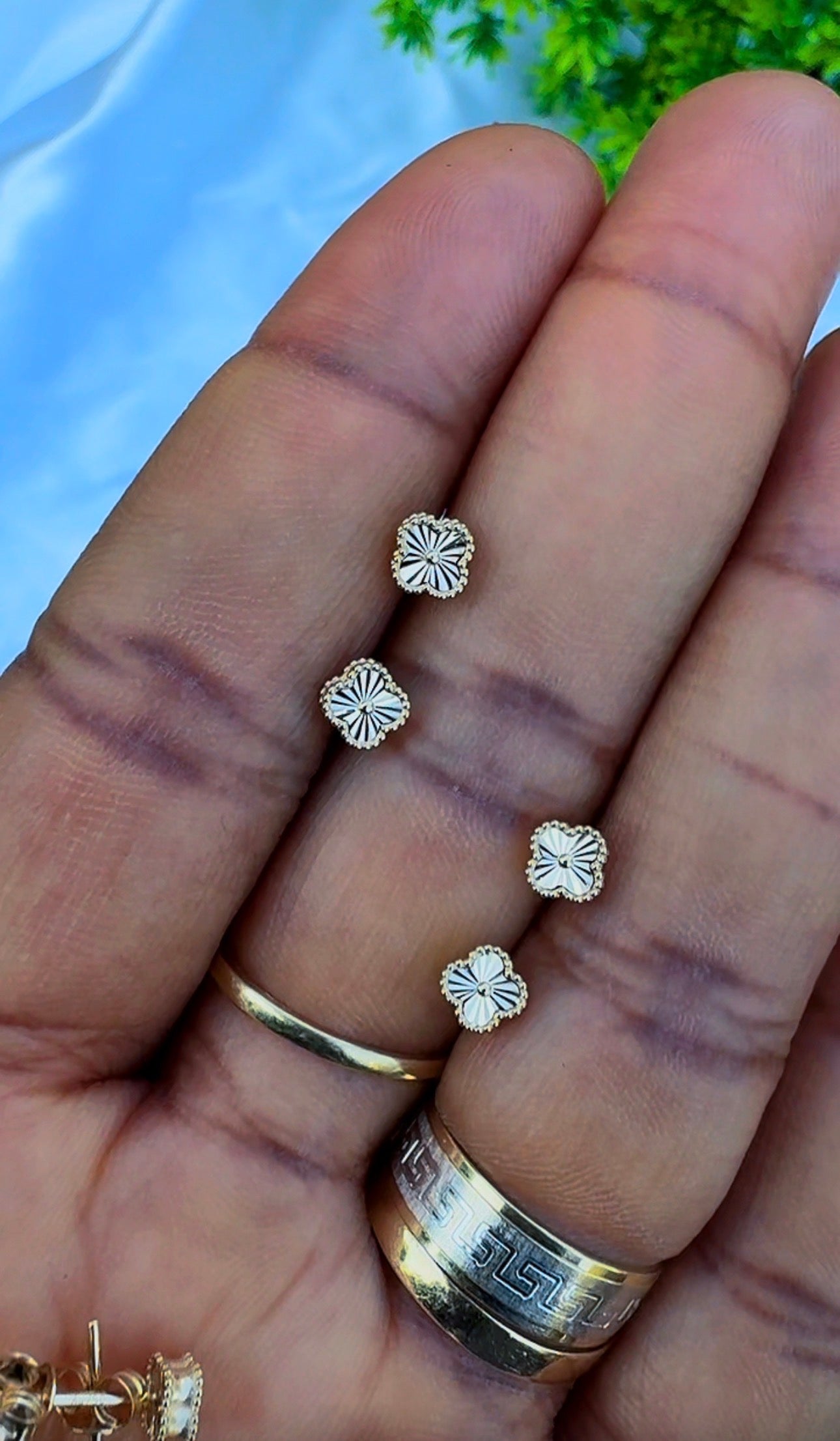 18K Solid Gold Mini Clover Stud Earrings | 0.7g (Extra)