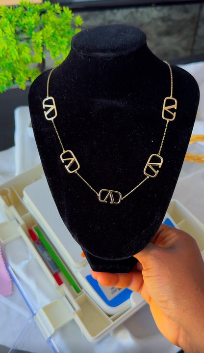 18ct Real Gold Instant V Chain Necklace 17 Inches (16+1)
