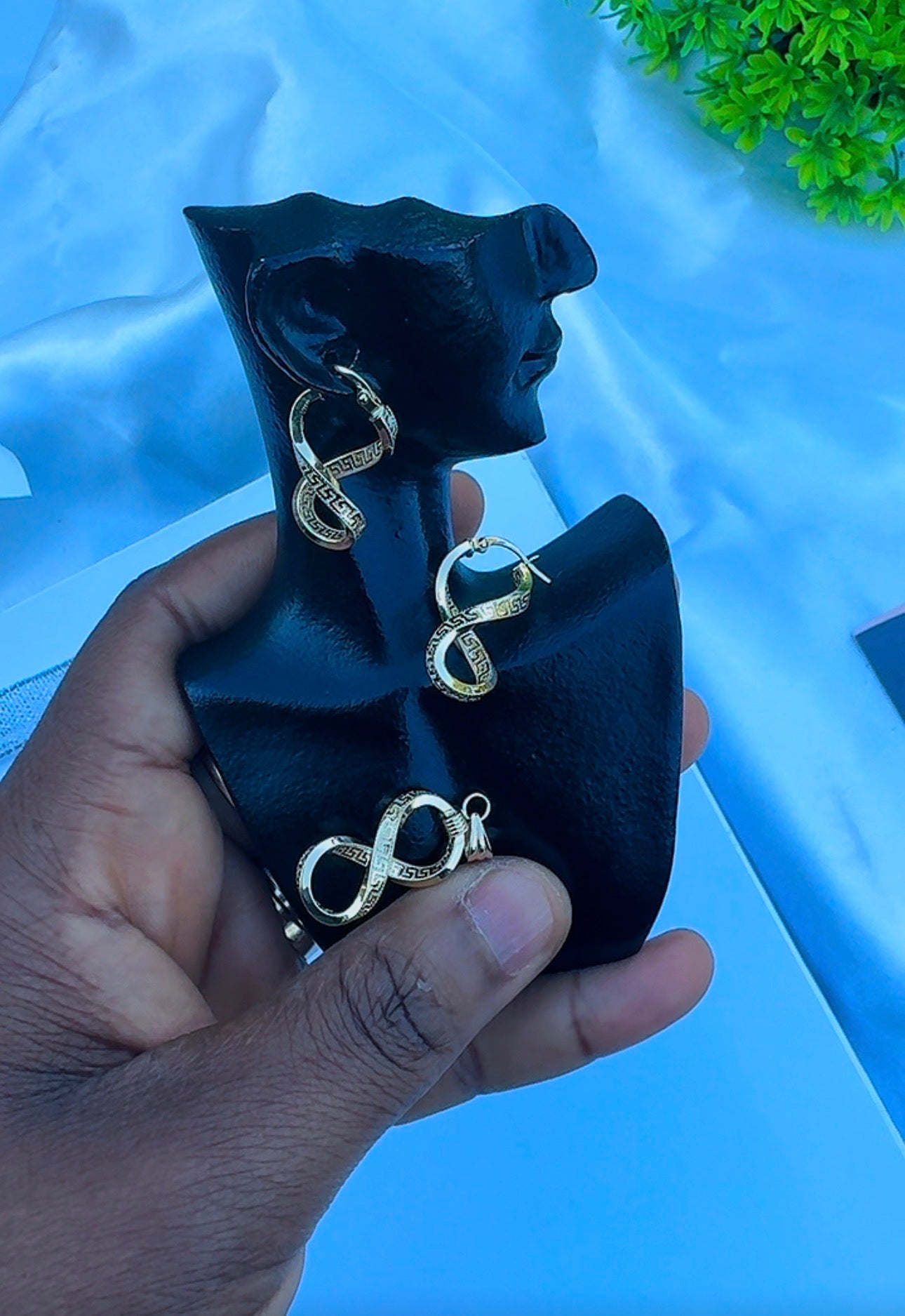 18 Karat Real Gold Twist Earrings & Pendant Jewellery Set