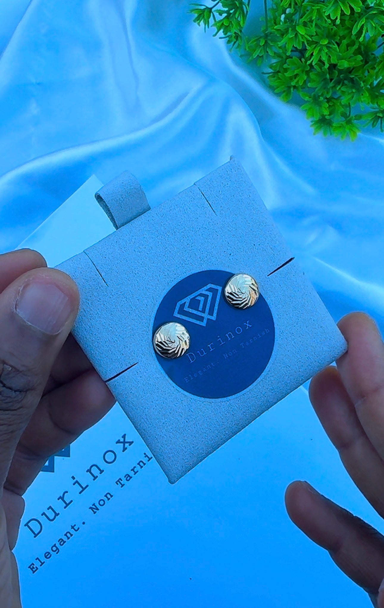 Dega 18 Karat Gold Pin Stud Earrings | 1.6g