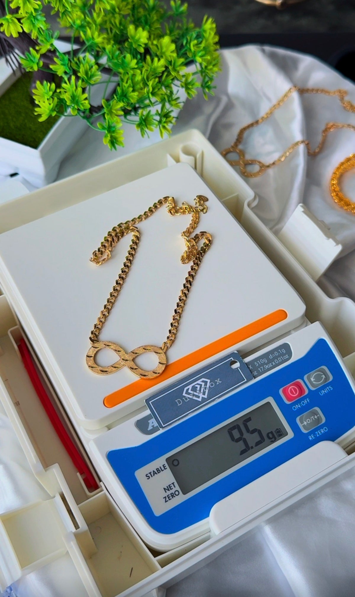 18K Solid Gold Infinity Cuban Chain Necklace - 9.6g
