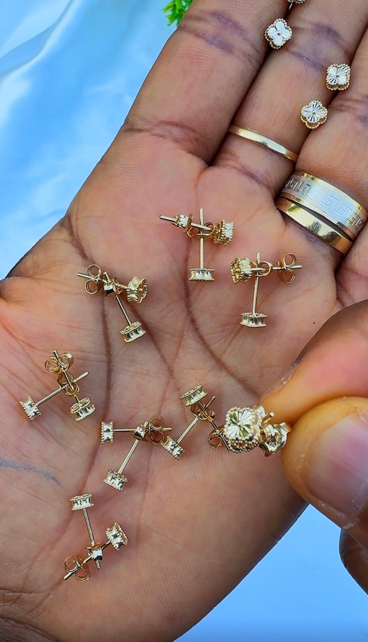 18K Solid Gold Mini Clover Stud Earrings | 0.7g (Extra)
