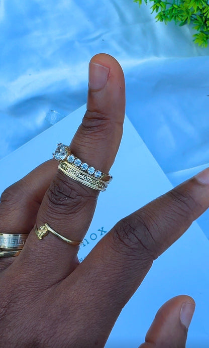 18K Solid Gold Textured Classic Unisex Wedding Band (1.7 Grams)