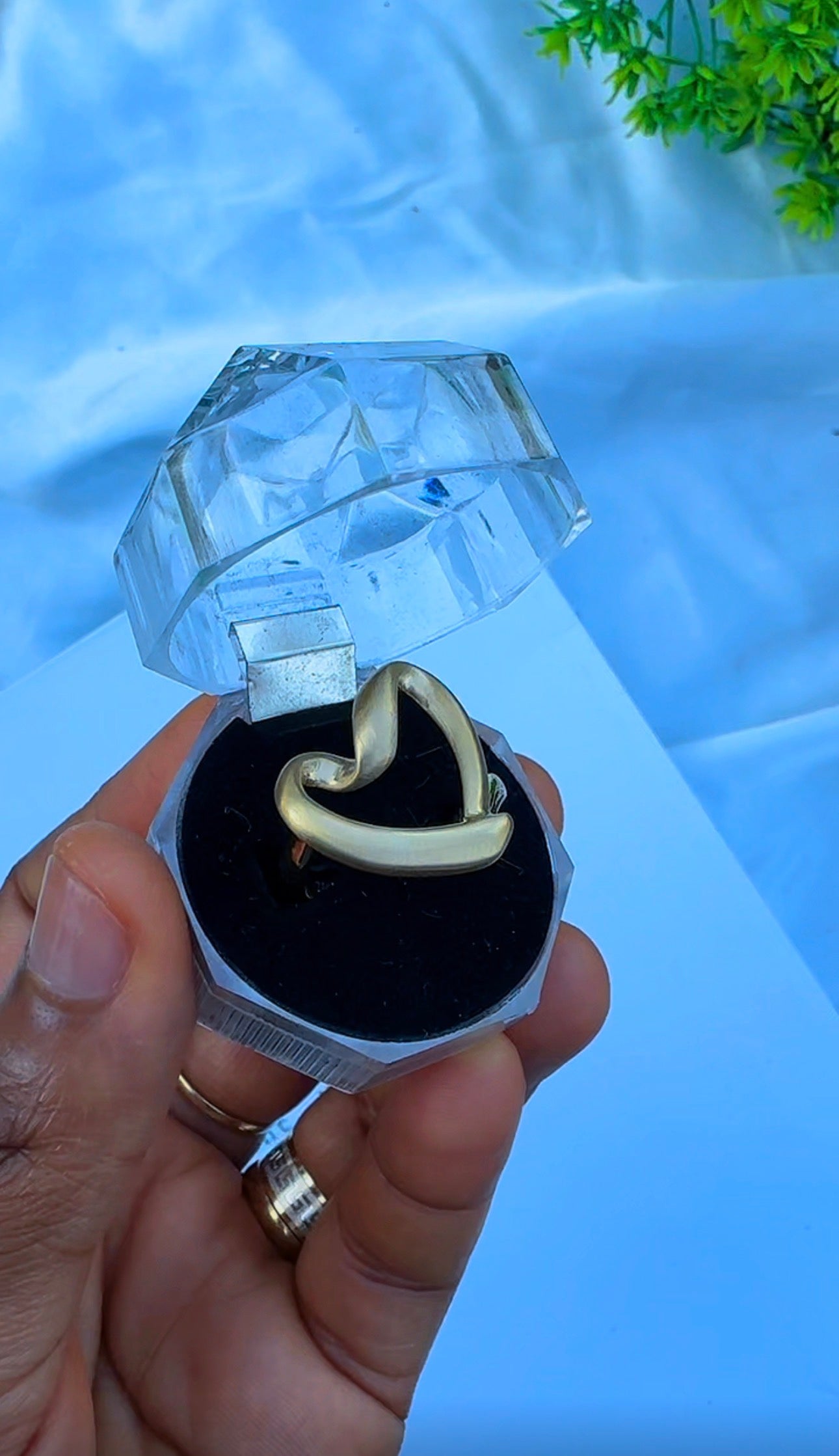 18K Solid Gold Heart Fashion Ring For Women | 0.8g | Sizes 7 & 8 (Extra Extra)