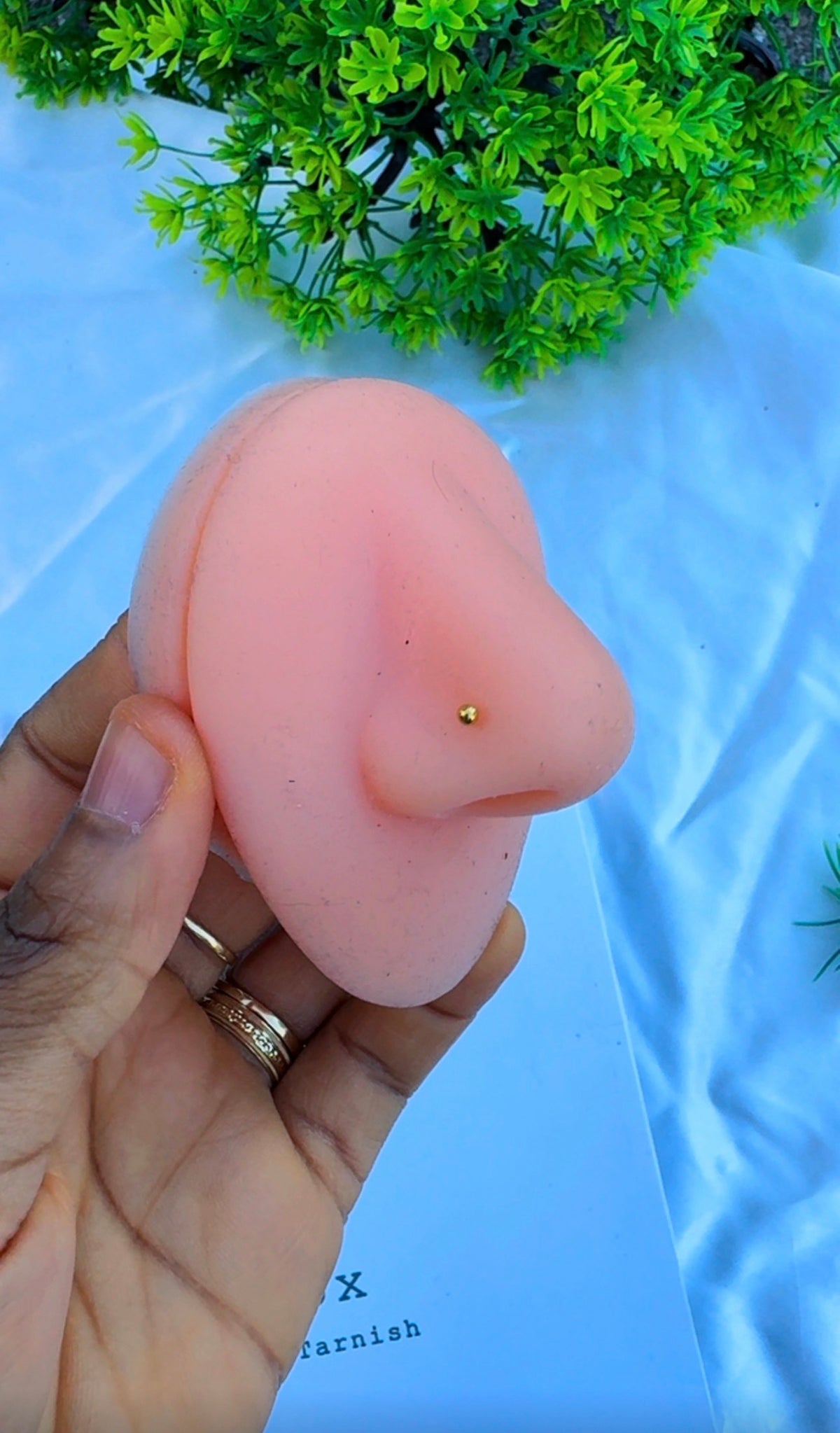 18 Karat Sold Gold Tiny Nose Pin