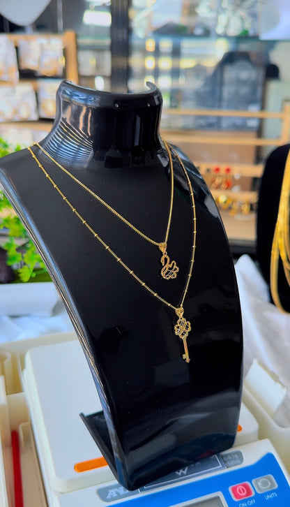 Degaats 18 Karat Gold Chain Necklace