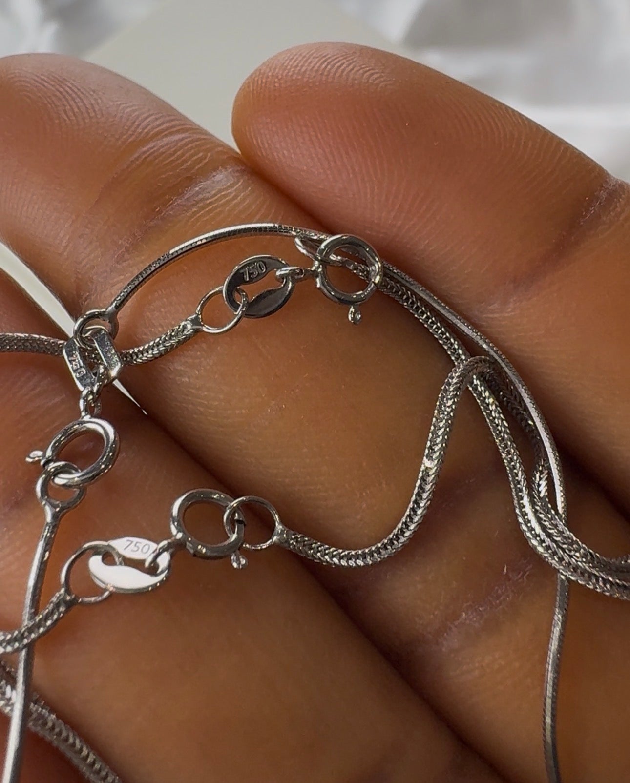 Degaams 18 Karat White Gold Franco Chain Necklace (750)