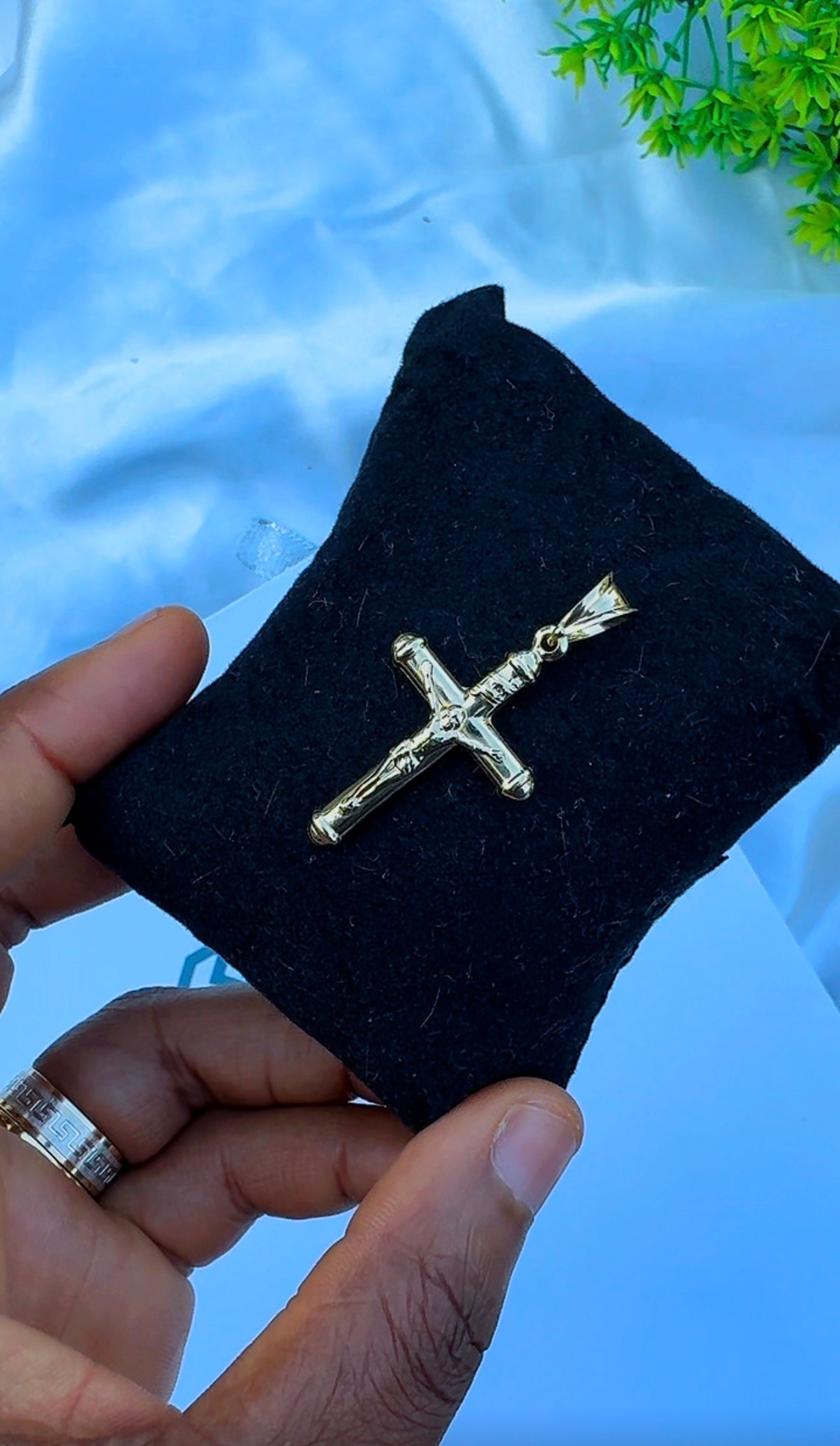 18K Solid Gold Cross Pendant | 1.8g