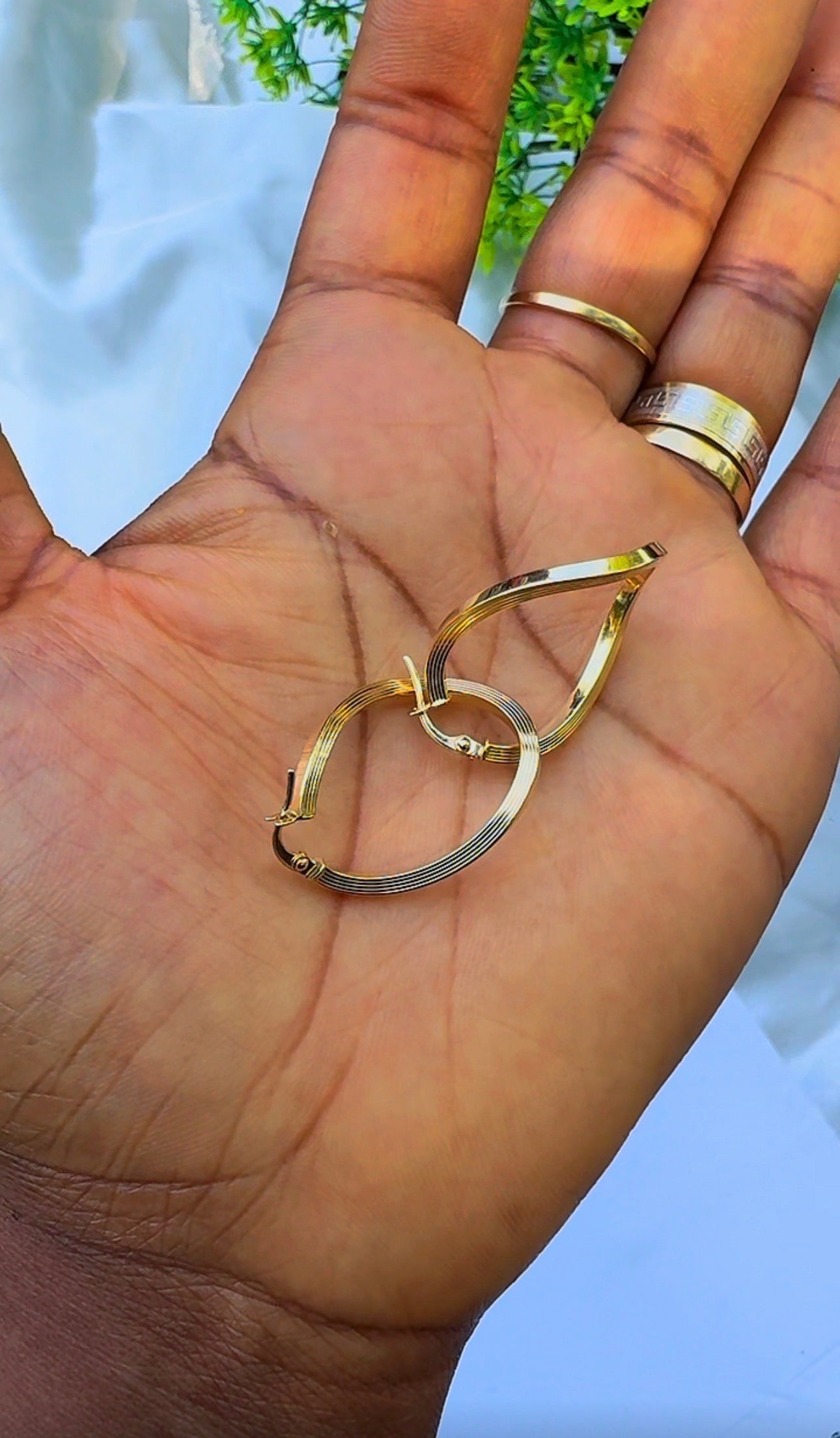 18K Solid Gold Ribbed Hoop Earrings | 1.7g