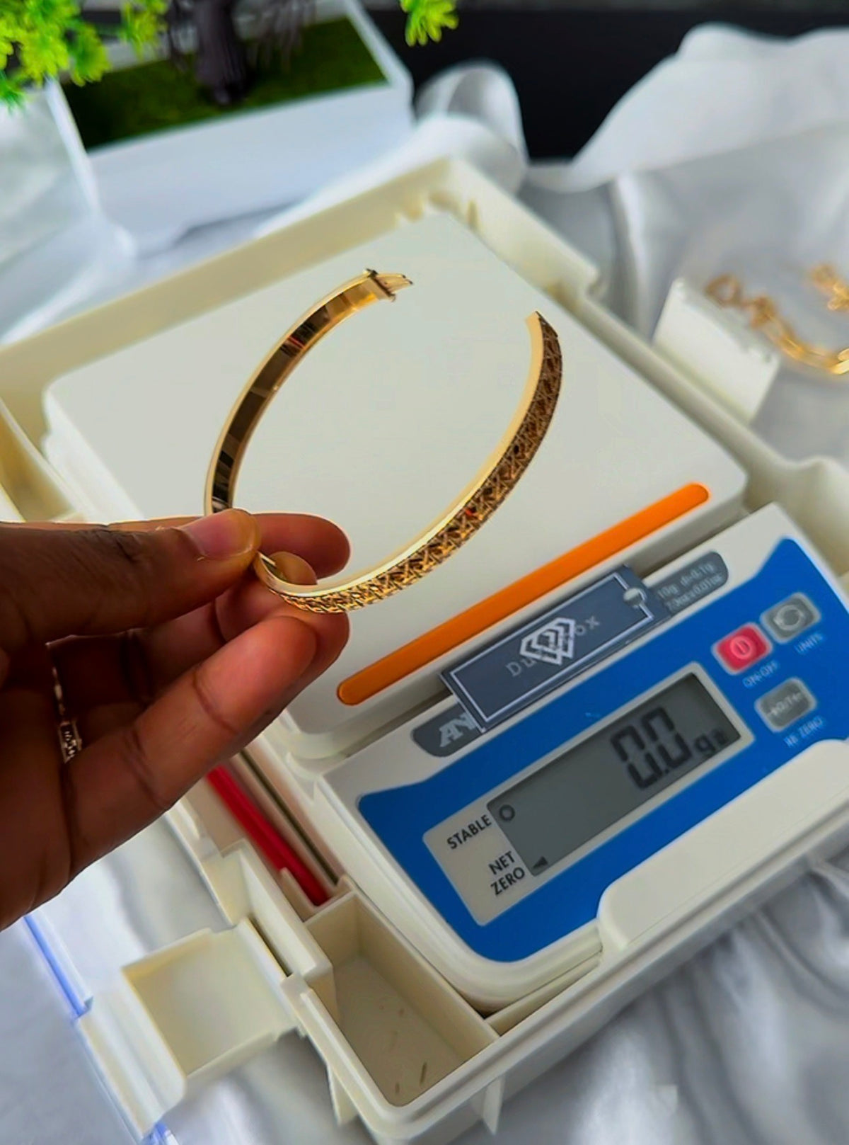 18k Solid Gold Lattice Bangle - Size 19 (11.2g)