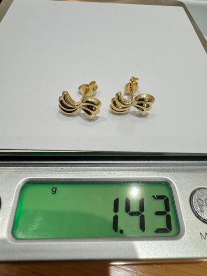 Degard 18 Karat Gold Stripe Stud Earrings