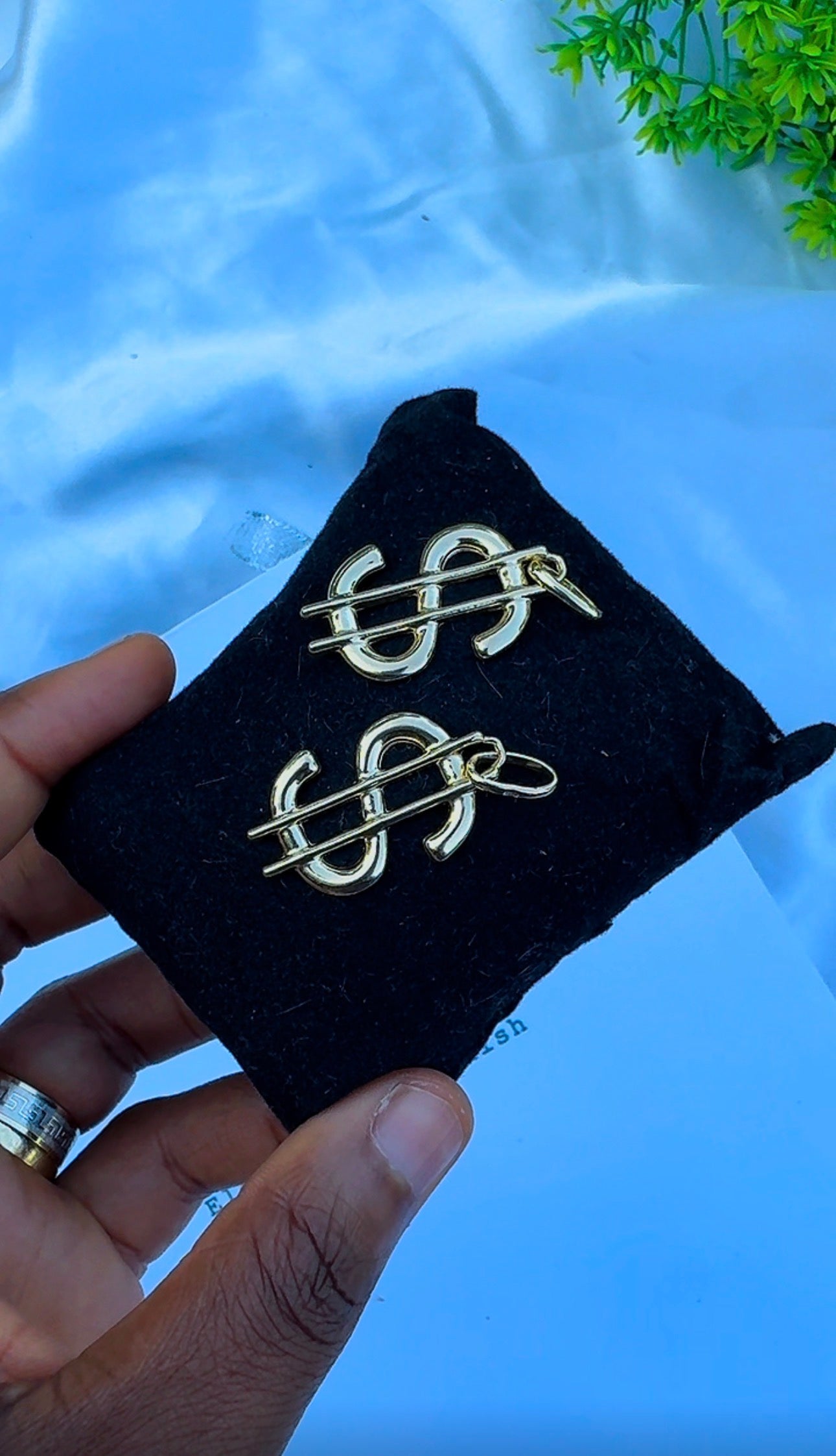 18ct Real Gold Dollar Pendant - 1.7g