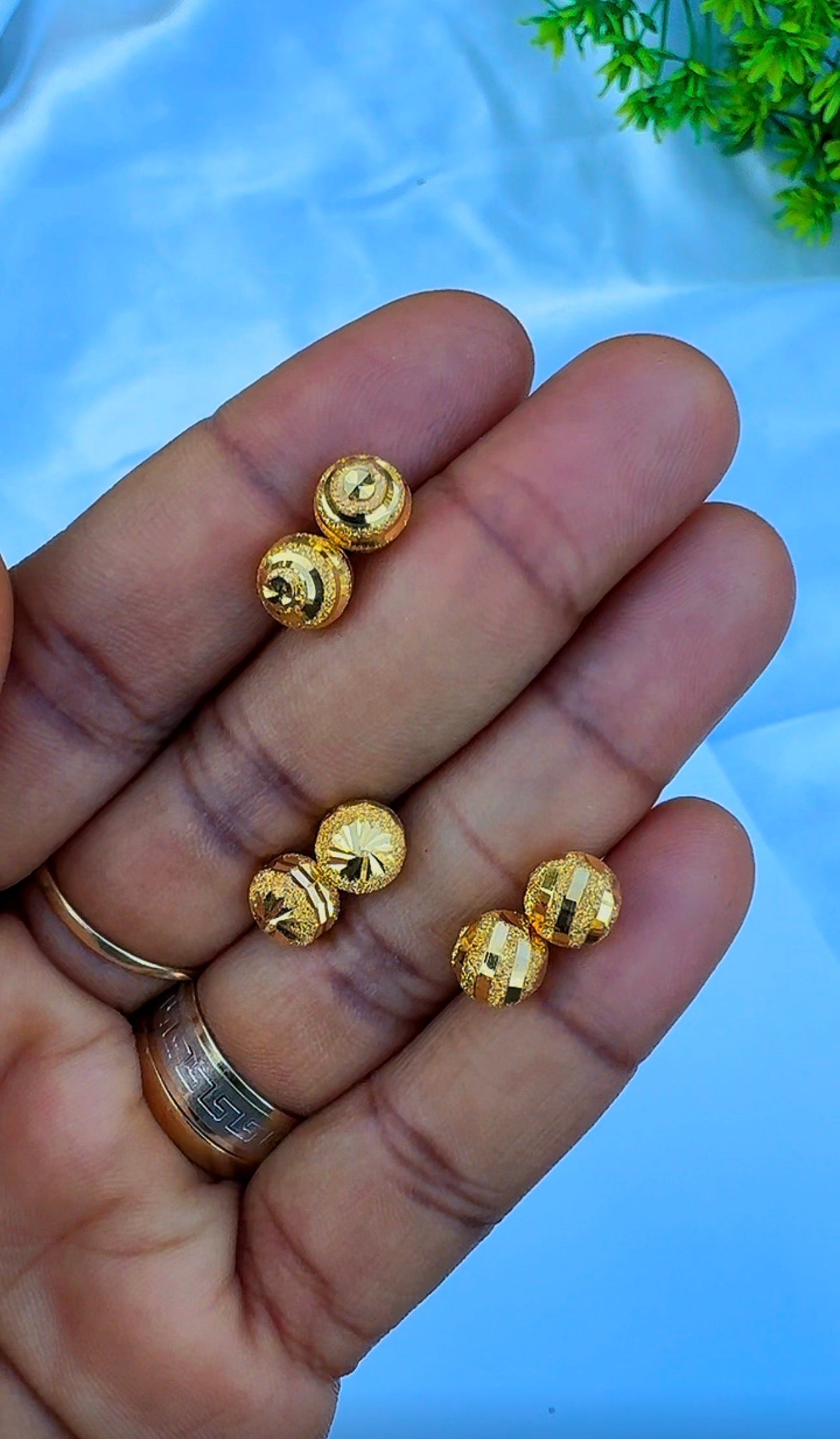 21 Karat Solid Gold Ball Stud Earrings | 1.8g & 2.0g | 3 Different Designs